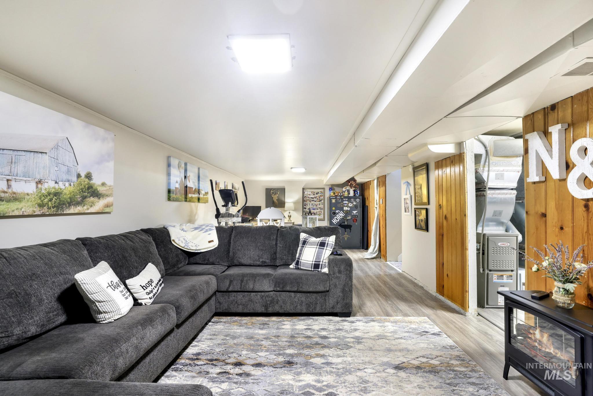 1221 Nevada, Gooding, Idaho 83330, 3 Bedrooms, 1 Bathroom, Residential For Sale, Price $269,900, 98977583