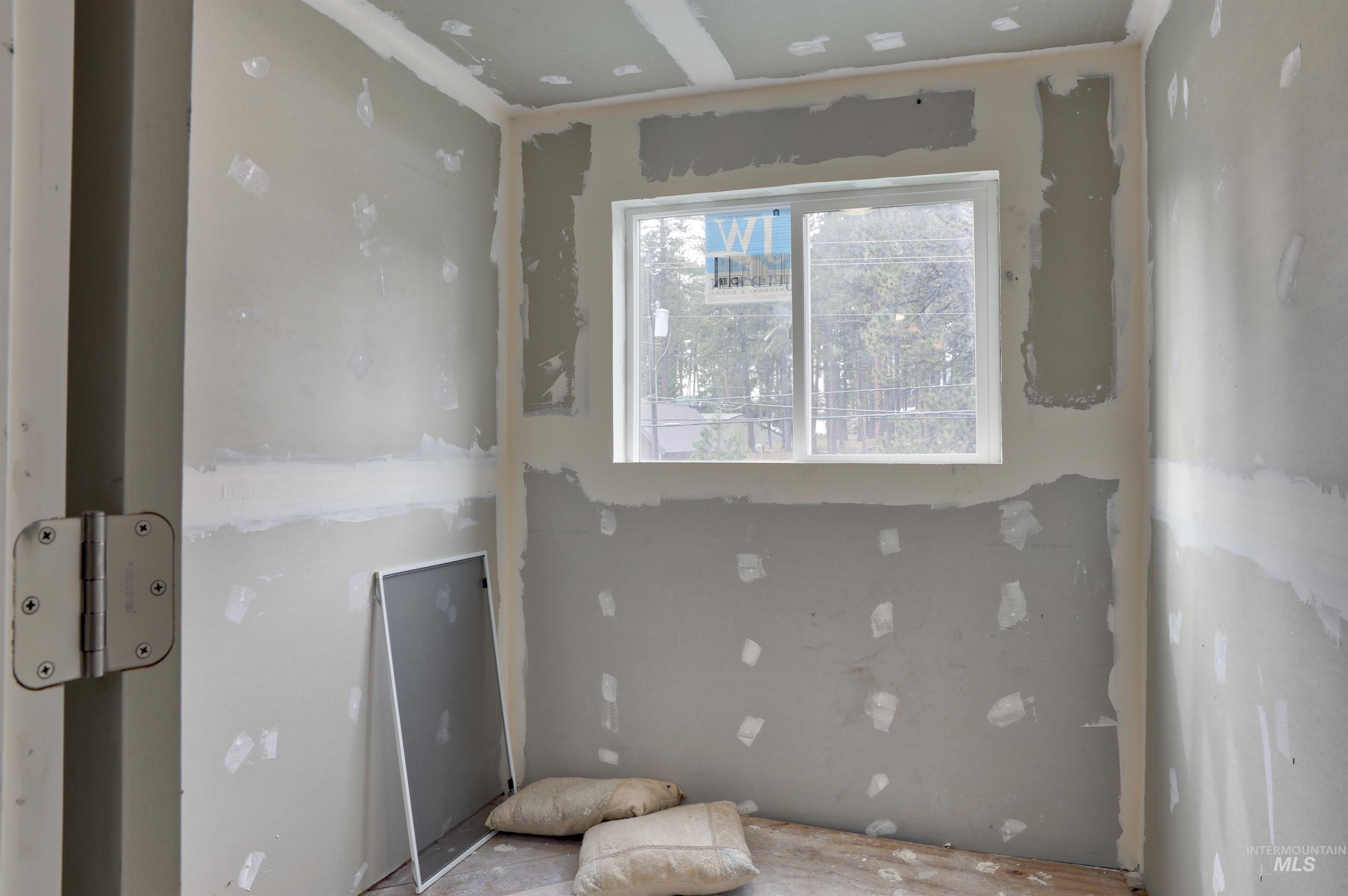 305 N 3rd St., McCall, Idaho 83638, 3 Bedrooms, 1 Bathroom, Residential For Sale, Price $730,000, 98977586