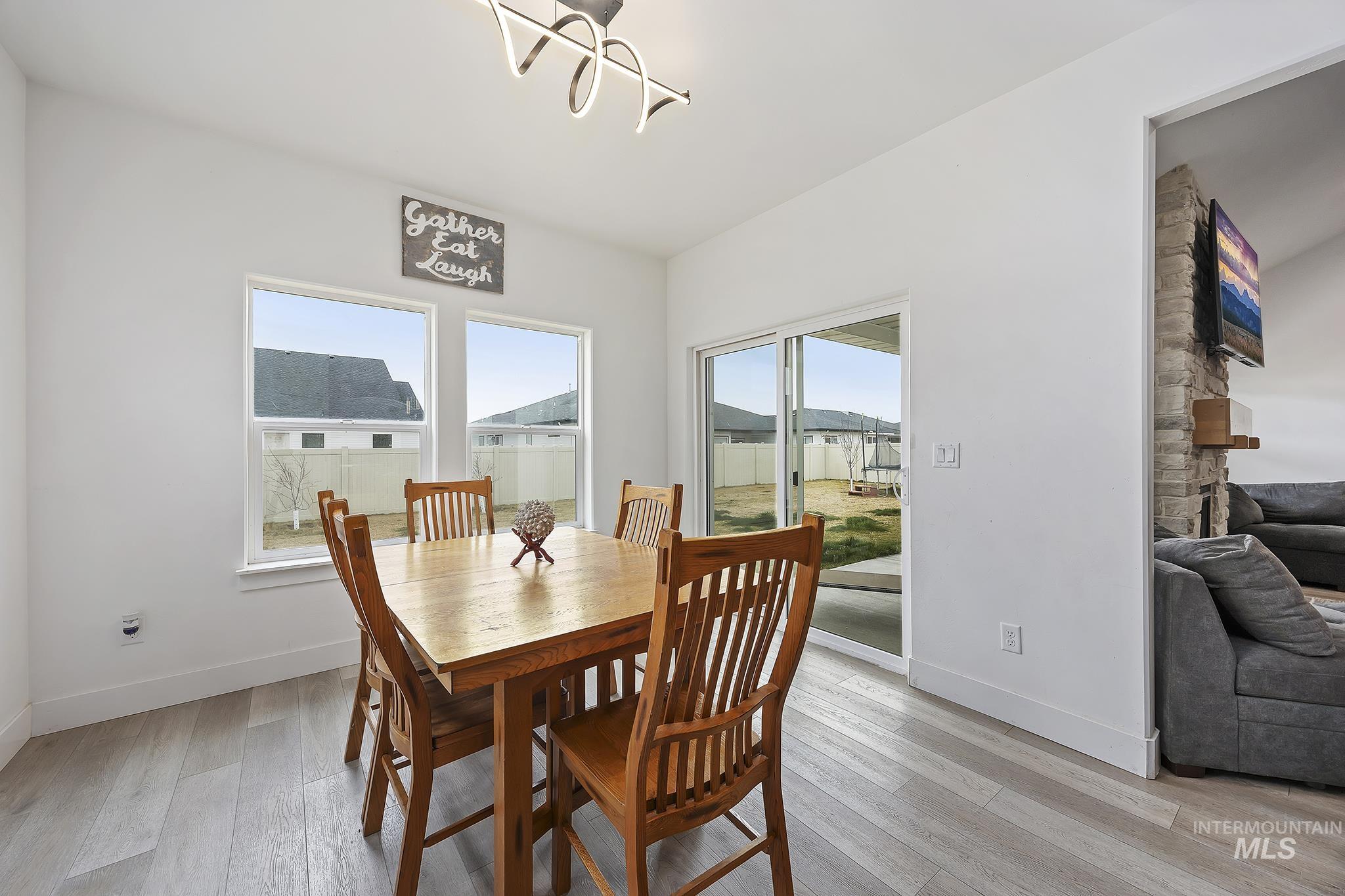 827 Mossview Ave, Twin Falls, Idaho 83301, 4 Bedrooms, 3 Bathrooms, Residential For Sale, Price $540,000, 98977588