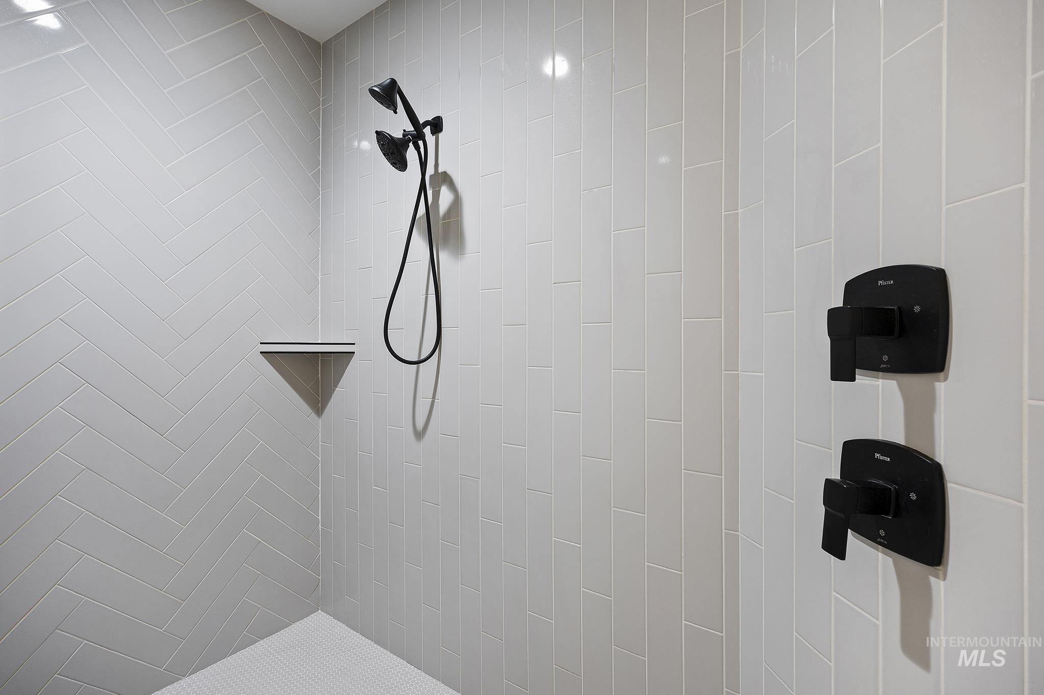 827 Mossview Ave, Twin Falls, Idaho 83301, 4 Bedrooms, 3 Bathrooms, Residential For Sale, Price $540,000, 98977588