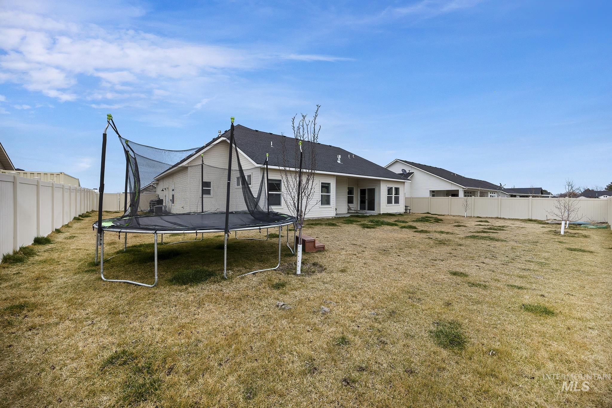 827 Mossview Ave, Twin Falls, Idaho 83301, 4 Bedrooms, 3 Bathrooms, Residential For Sale, Price $540,000, 98977588