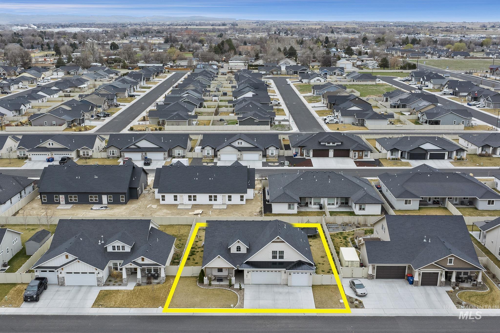 827 Mossview Ave, Twin Falls, Idaho 83301, 4 Bedrooms, 3 Bathrooms, Residential For Sale, Price $540,000, 98977588