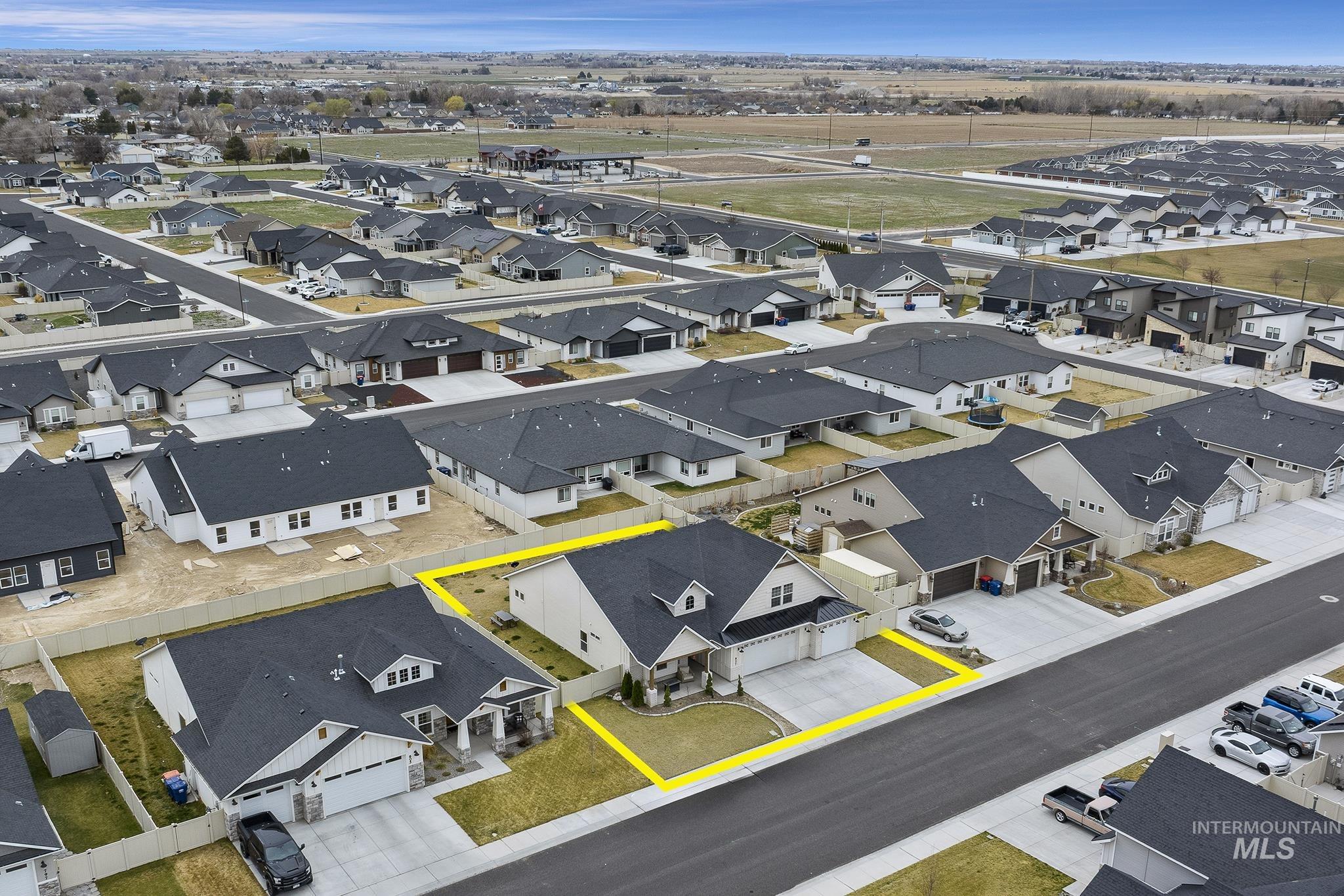 827 Mossview Ave, Twin Falls, Idaho 83301, 4 Bedrooms, 3 Bathrooms, Residential For Sale, Price $540,000, 98977588