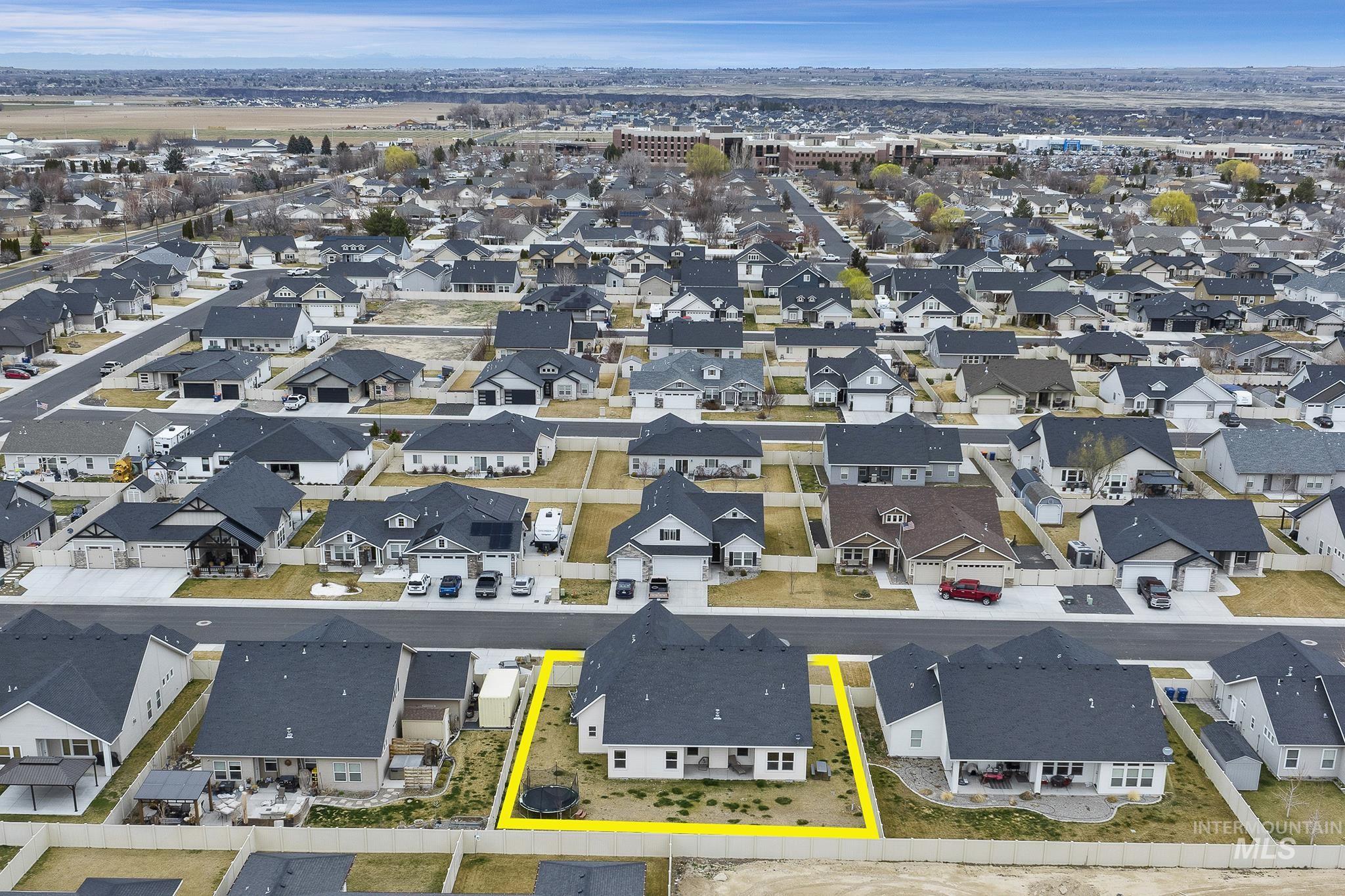 827 Mossview Ave, Twin Falls, Idaho 83301, 4 Bedrooms, 3 Bathrooms, Residential For Sale, Price $540,000, 98977588