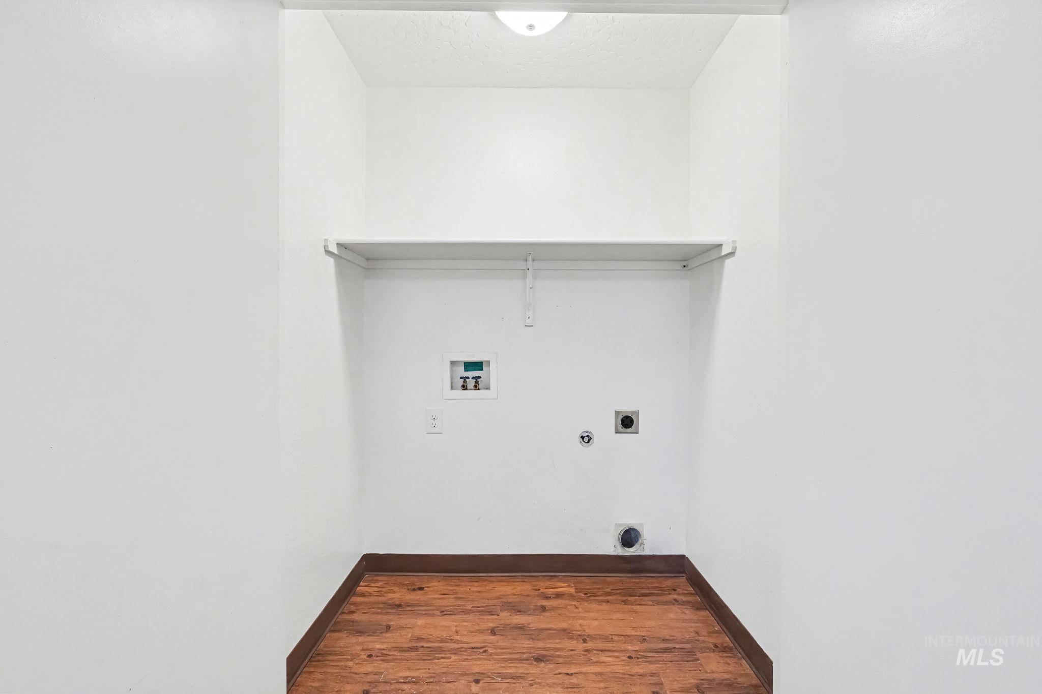 17 S Benewah Dr, Nampa, Idaho 83651, 3 Bedrooms, 2 Bathrooms, Residential For Sale, Price $300,000, 98977589