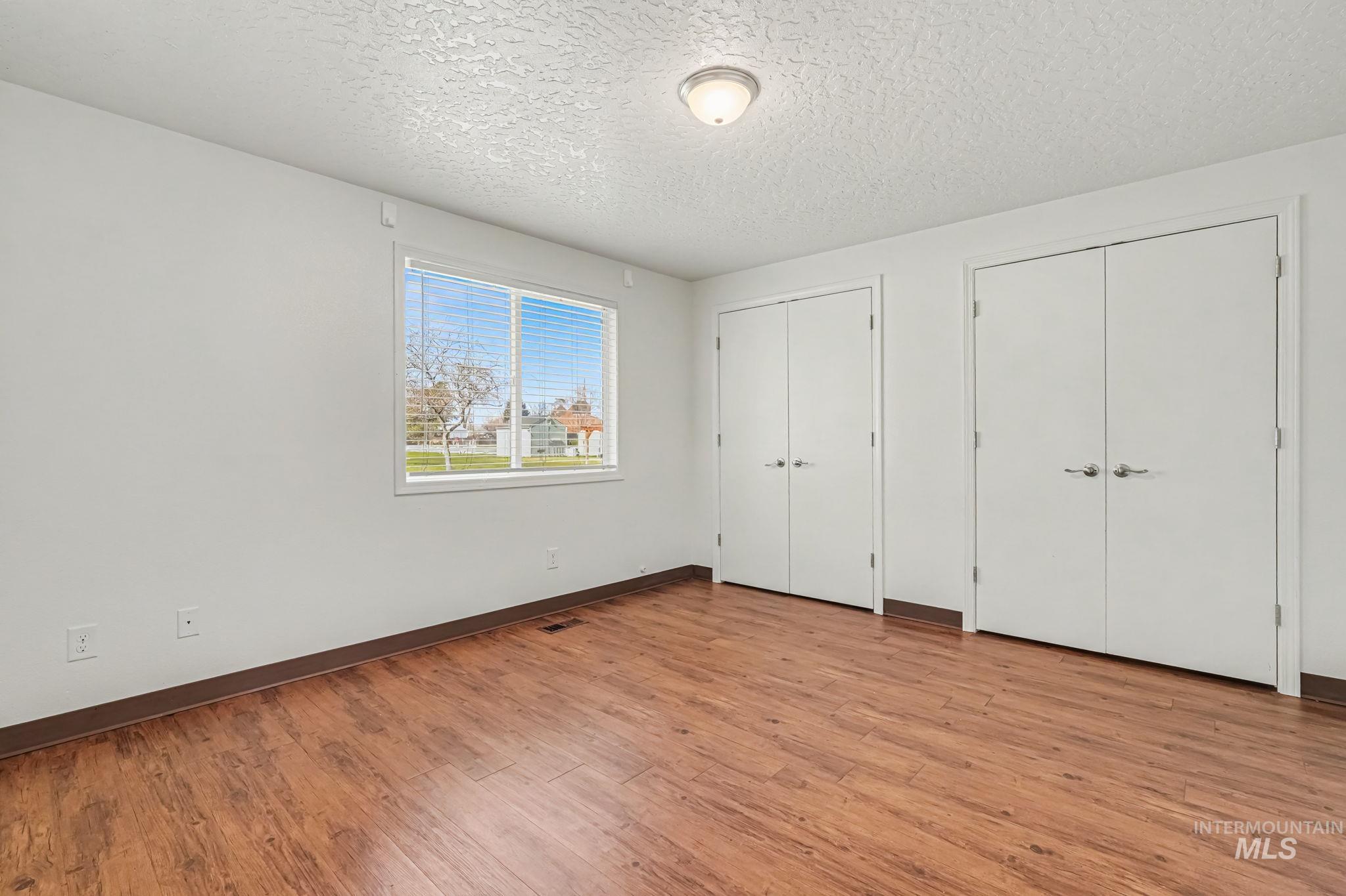 17 S Benewah Dr, Nampa, Idaho 83651, 3 Bedrooms, 2 Bathrooms, Residential For Sale, Price $300,000, 98977589