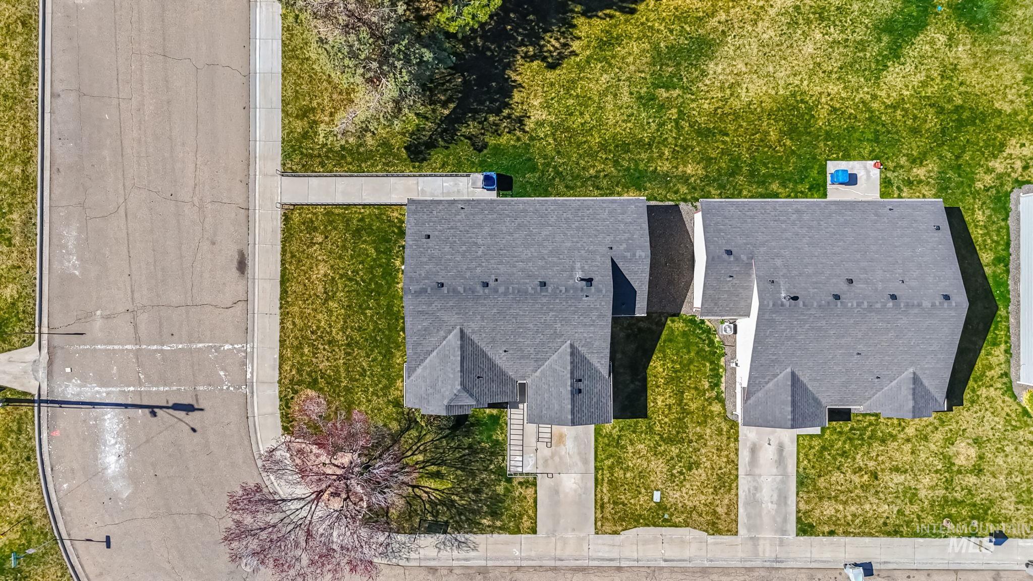 17 S Benewah Dr, Nampa, Idaho 83651, 3 Bedrooms, 2 Bathrooms, Residential For Sale, Price $300,000, 98977589