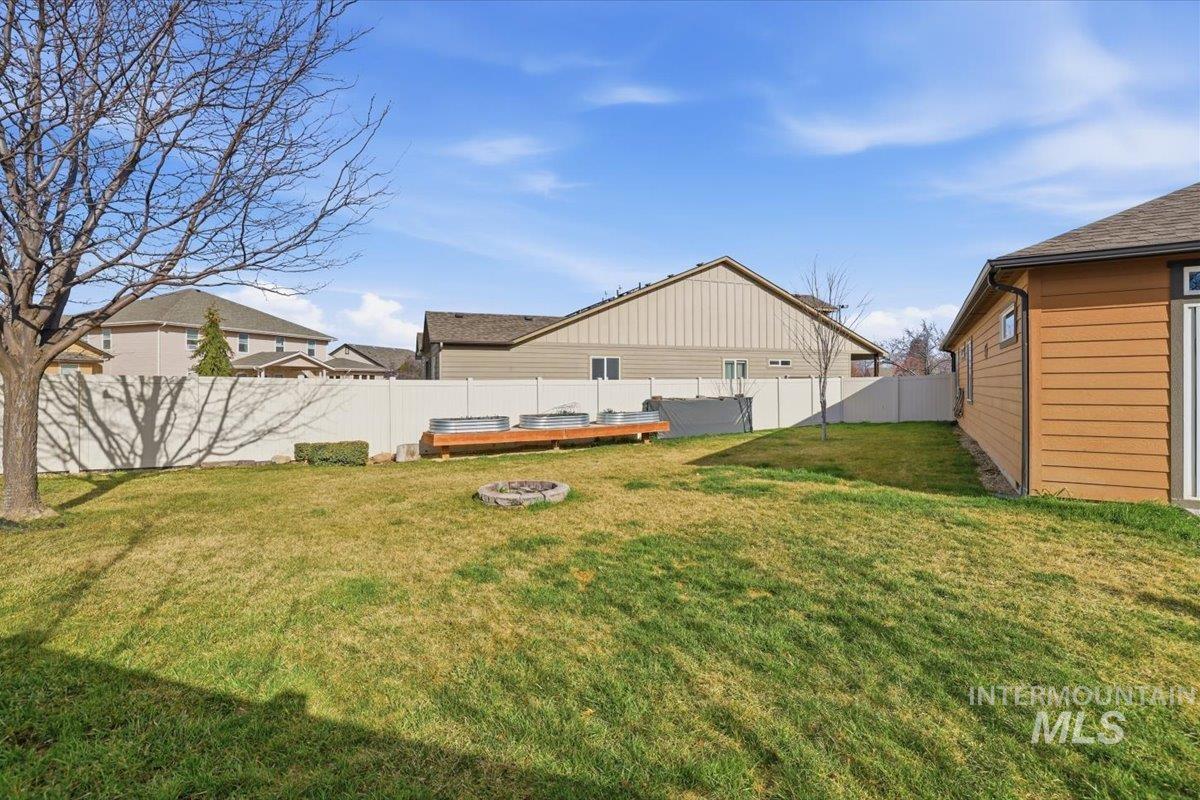 2008 S Belknap Loop, Nampa, Idaho 83686, 3 Bedrooms, 2 Bathrooms, Residential For Sale, Price $429,900, 98977592