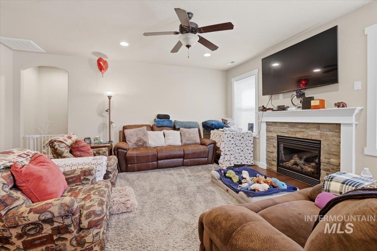 2008 S Belknap Loop, Nampa, Idaho 83686, 3 Bedrooms, 2 Bathrooms, Residential For Sale, Price $429,900, 98977592