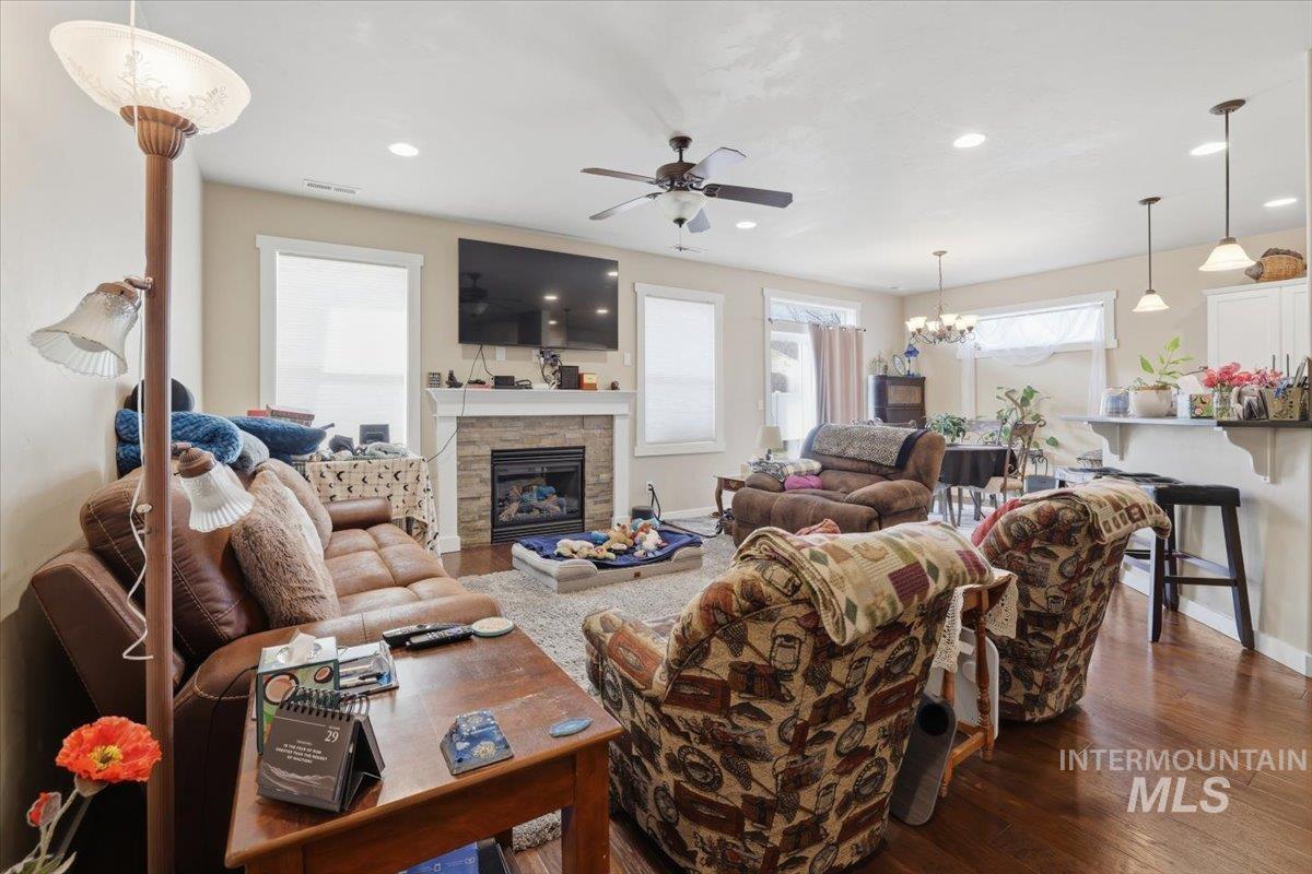 2008 S Belknap Loop, Nampa, Idaho 83686, 3 Bedrooms, 2 Bathrooms, Residential For Sale, Price $429,900, 98977592