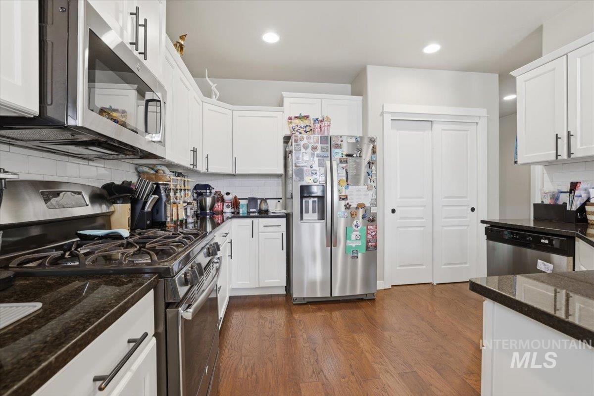 2008 S Belknap Loop, Nampa, Idaho 83686, 3 Bedrooms, 2 Bathrooms, Residential For Sale, Price $429,900, 98977592