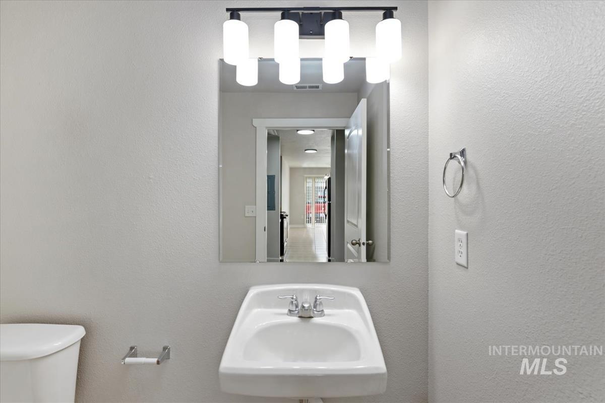 8887 W Candleston Ln, Boise, Idaho 83709, 2 Bedrooms, 2 Bathrooms, Residential For Sale, Price $299,950, 98977593