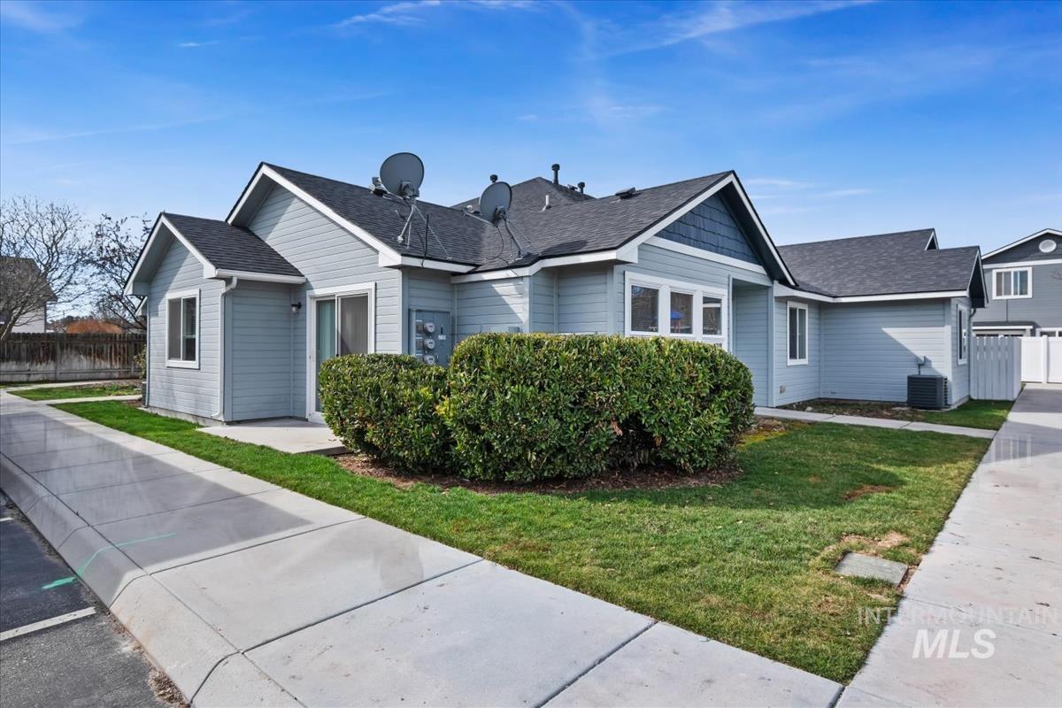 8887 W Candleston Ln, Boise, Idaho 83709, 2 Bedrooms, 2 Bathrooms, Residential For Sale, Price $299,950, 98977593