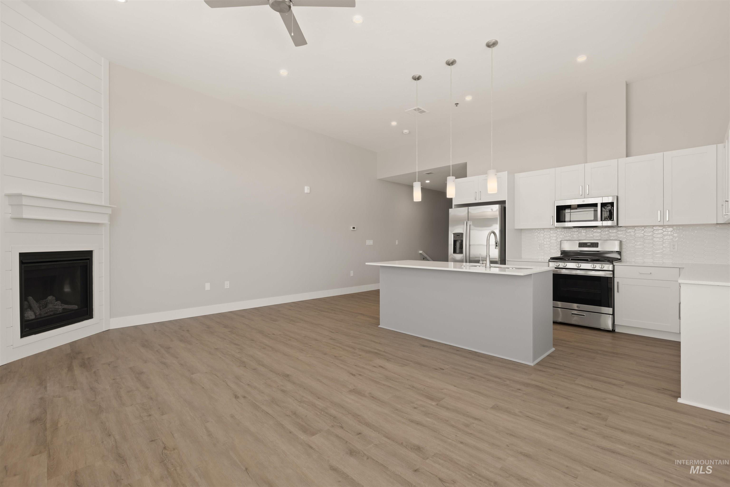 12545 W State St, Suite 208, Star, Idaho 83669, 2 Bedrooms, 2 Bathrooms, Residential Income For Sale, Price $250,000, 98977594