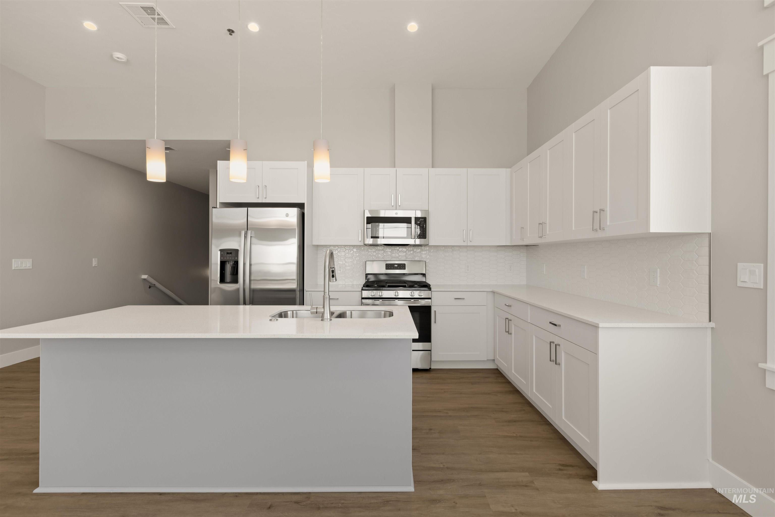 12545 W State St, Suite 207, Star, Idaho 83669, 2 Bedrooms, 2 Bathrooms, Residential Income For Sale, Price $250,000, 98977595