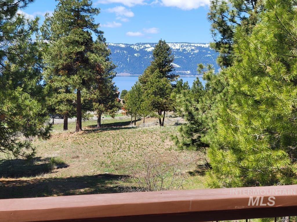 32 Mountain Air Drive, Cascade, Idaho 83611, 1 Bedroom, 2 Bathrooms, Residential For Sale, Price $349,900, 98977601