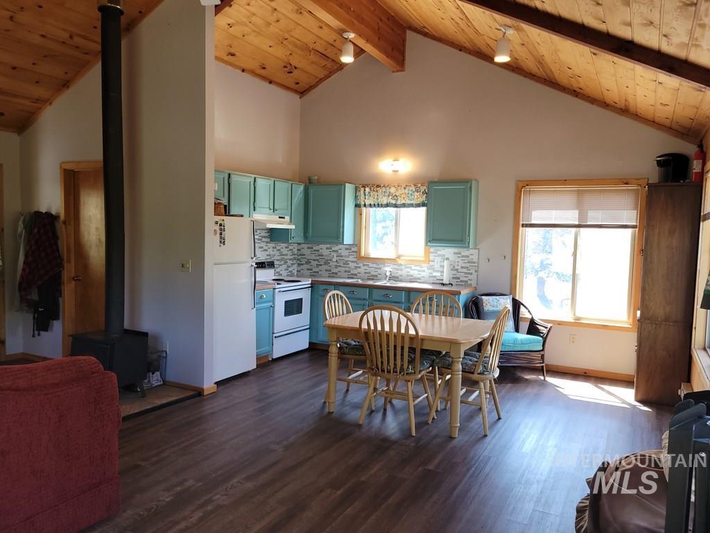 32 Mountain Air Drive, Cascade, Idaho 83611, 1 Bedroom, 2 Bathrooms, Residential For Sale, Price $349,900, 98977601