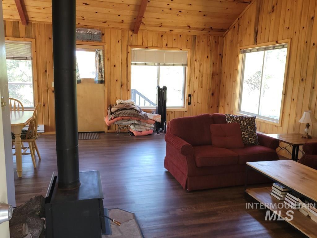 32 Mountain Air Drive, Cascade, Idaho 83611, 1 Bedroom, 2 Bathrooms, Residential For Sale, Price $349,900, 98977601