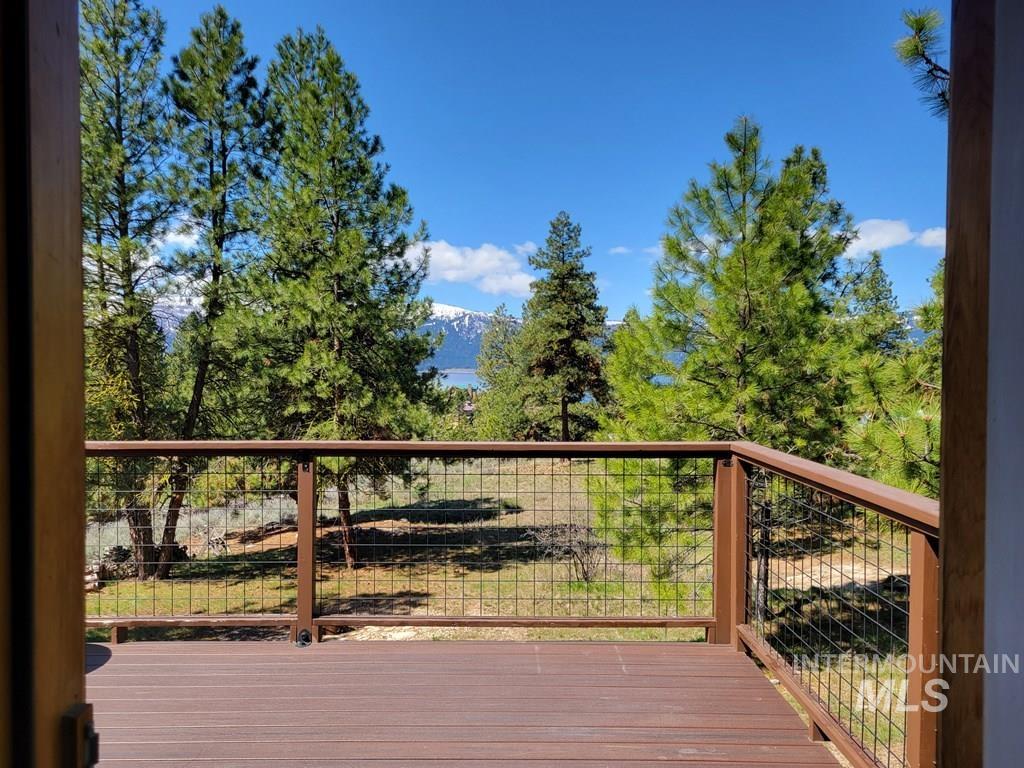 32 Mountain Air Drive, Cascade, Idaho 83611, 1 Bedroom, 2 Bathrooms, Residential For Sale, Price $349,900, 98977601