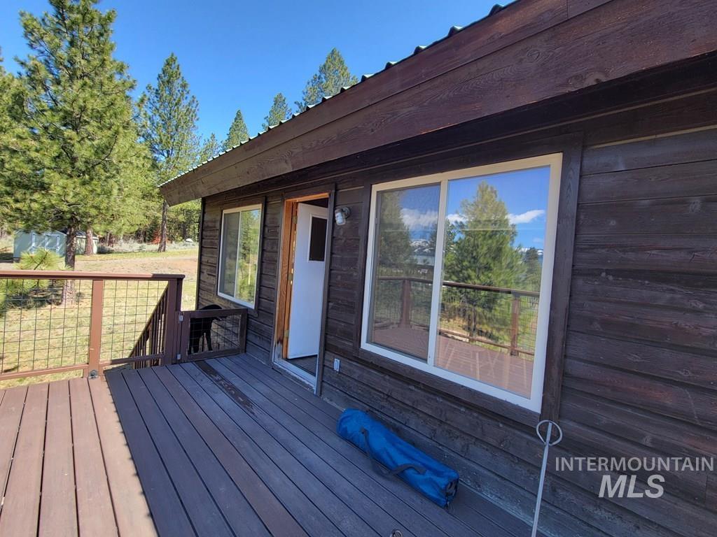 32 Mountain Air Drive, Cascade, Idaho 83611, 1 Bedroom, 2 Bathrooms, Residential For Sale, Price $349,900, 98977601