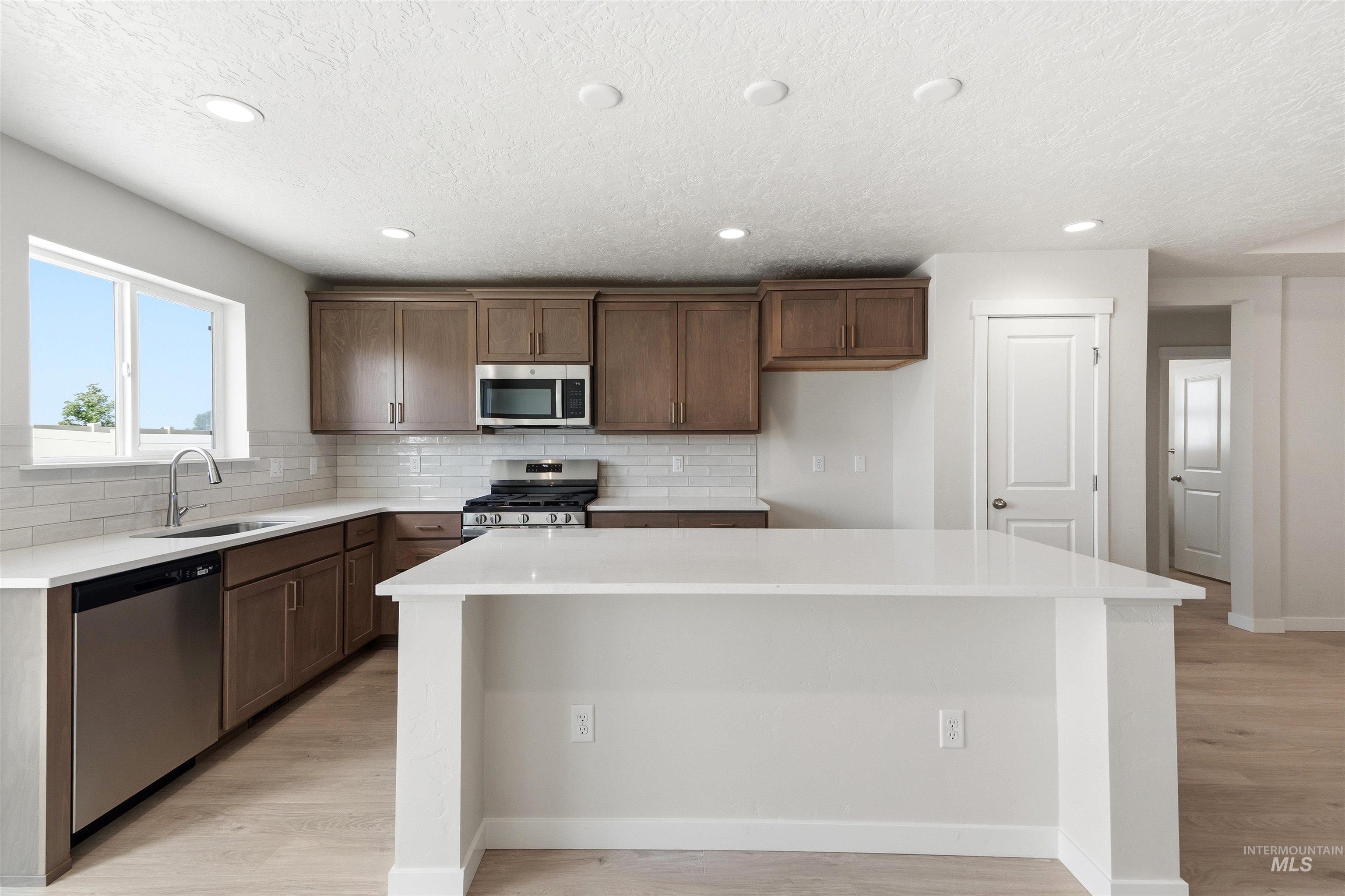 10103 Bellevue Ridge St, Nampa, Idaho 83687, 3 Bedrooms, 2 Bathrooms, Residential For Sale, Price $499,990, 98977602
