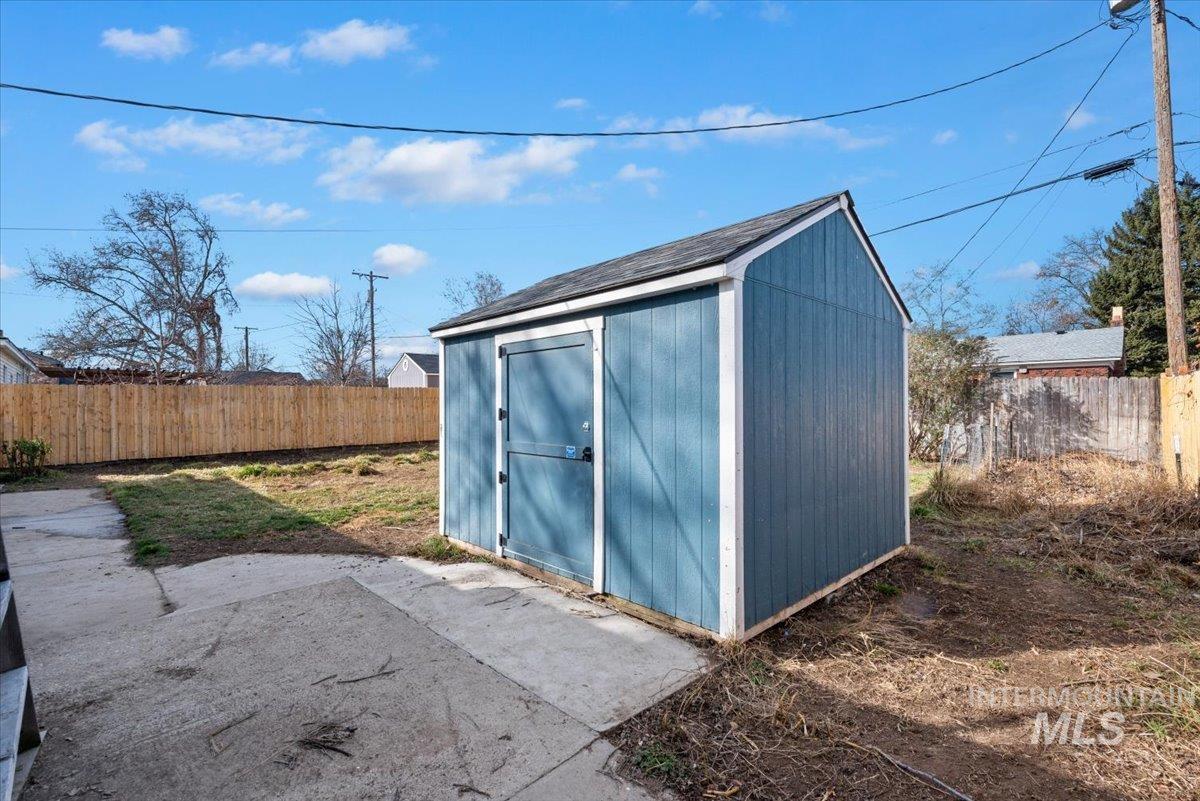 619 S. Pine St., Nampa, Idaho 83686, 3 Bedrooms, 1 Bathroom, Residential For Sale, Price $329,900, 98977606