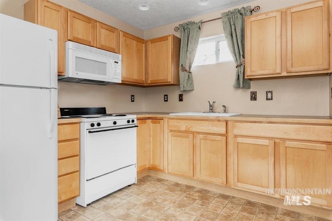 1717 N 13th, Boise, Idaho 83702, 4 Bedrooms, 3 Bathrooms, Residential For Sale, Price $1,075,000,MLS 98977609