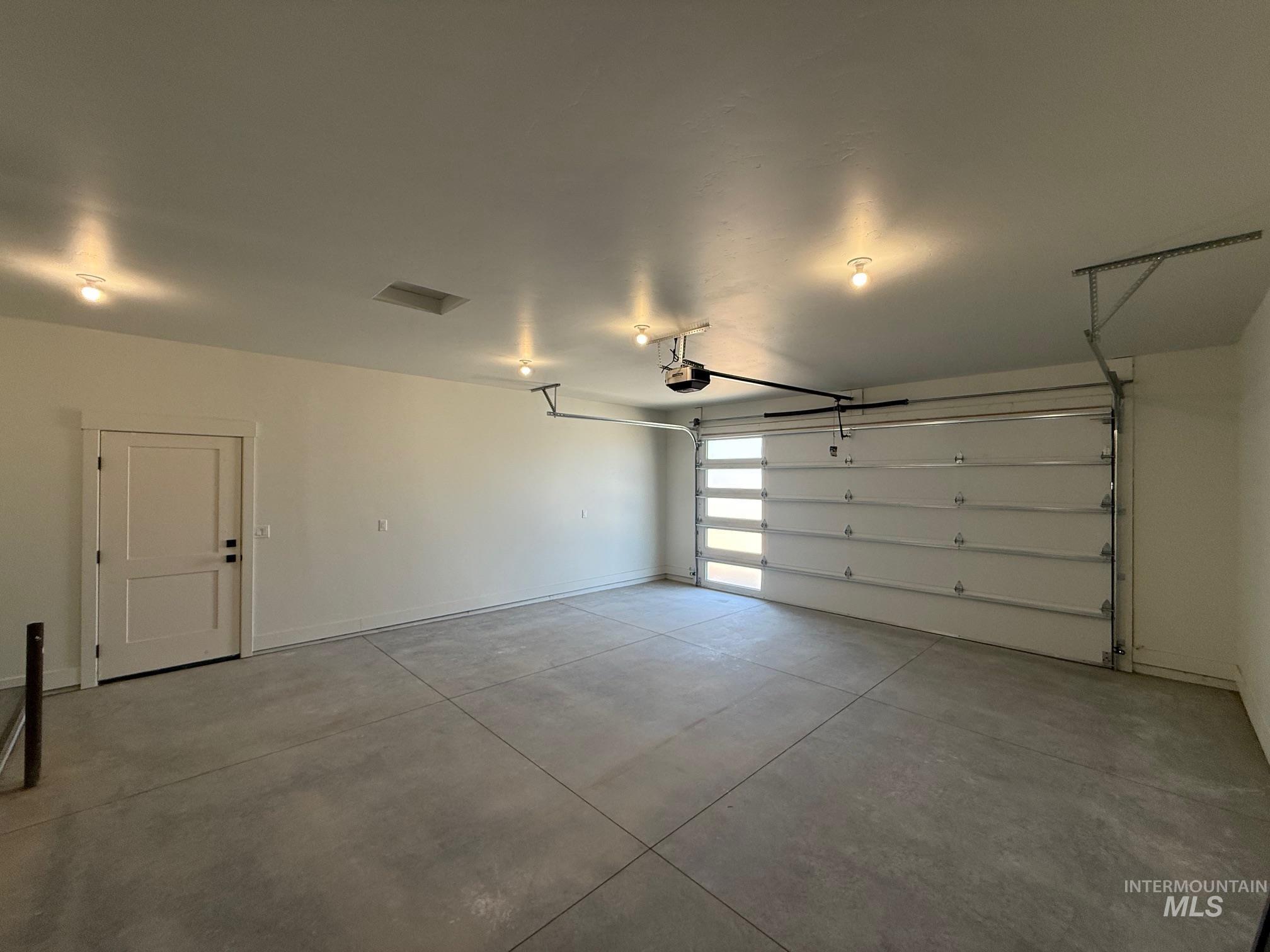 1019 Moss Ave., Rupert, Idaho 83350, 3 Bedrooms, 2 Bathrooms, Residential For Sale, Price $362,500, 98977610