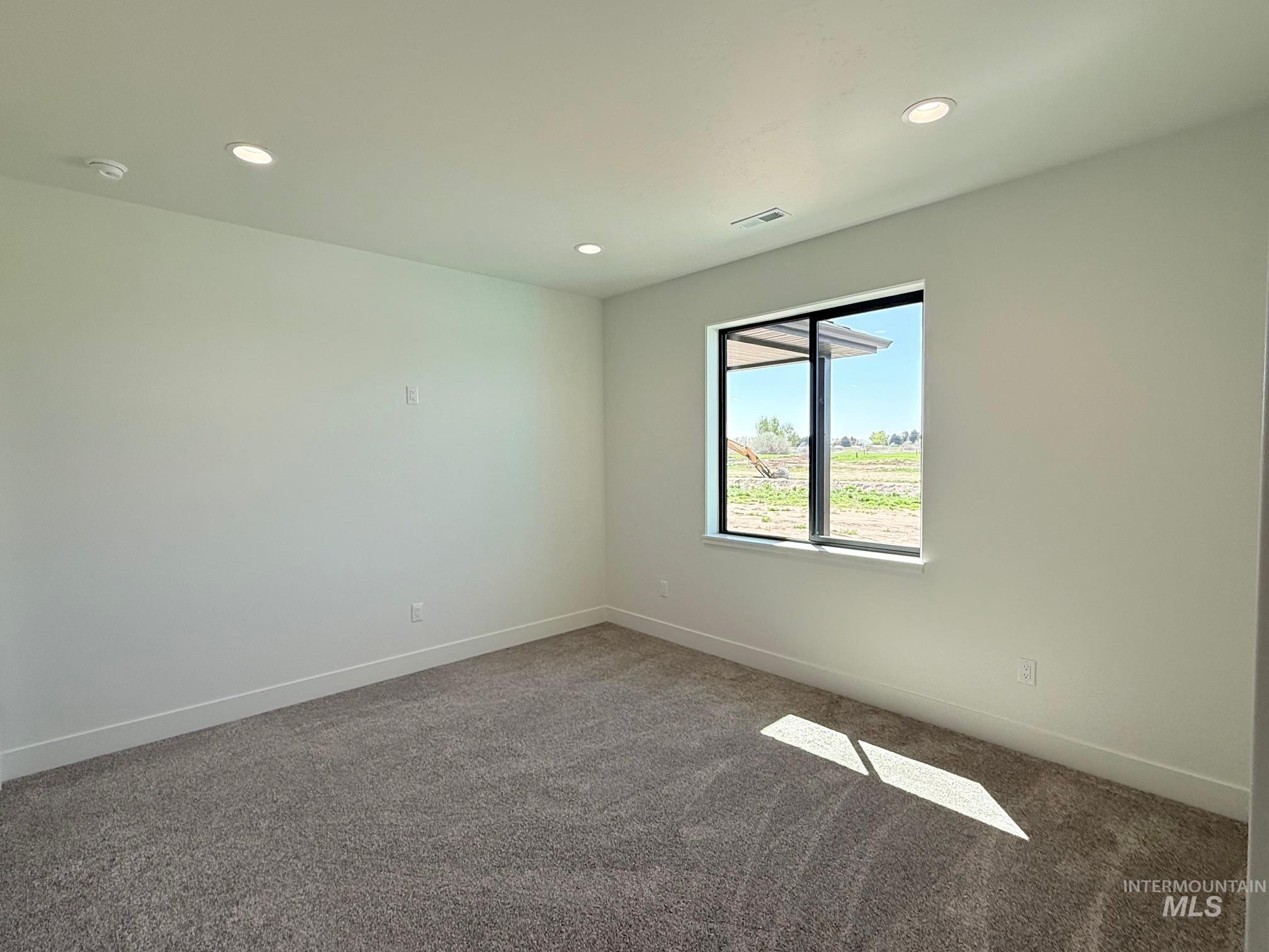 1019 Moss Ave., Rupert, Idaho 83350, 3 Bedrooms, 2 Bathrooms, Residential For Sale, Price $362,500, 98977610