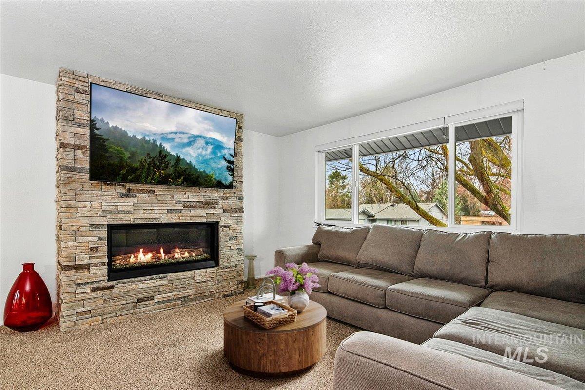 1184 Downing Dr, Eagle, Idaho 83616, 3 Bedrooms, 2.5 Bathrooms, Residential For Sale, Price $874,900,MLS 98977615