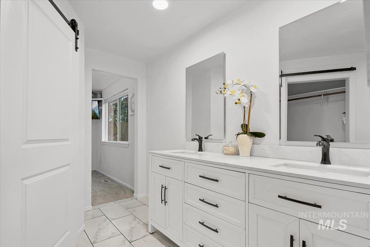 1184 Downing Dr, Eagle, Idaho 83616, 3 Bedrooms, 2.5 Bathrooms, Residential For Sale, Price $874,900,MLS 98977615