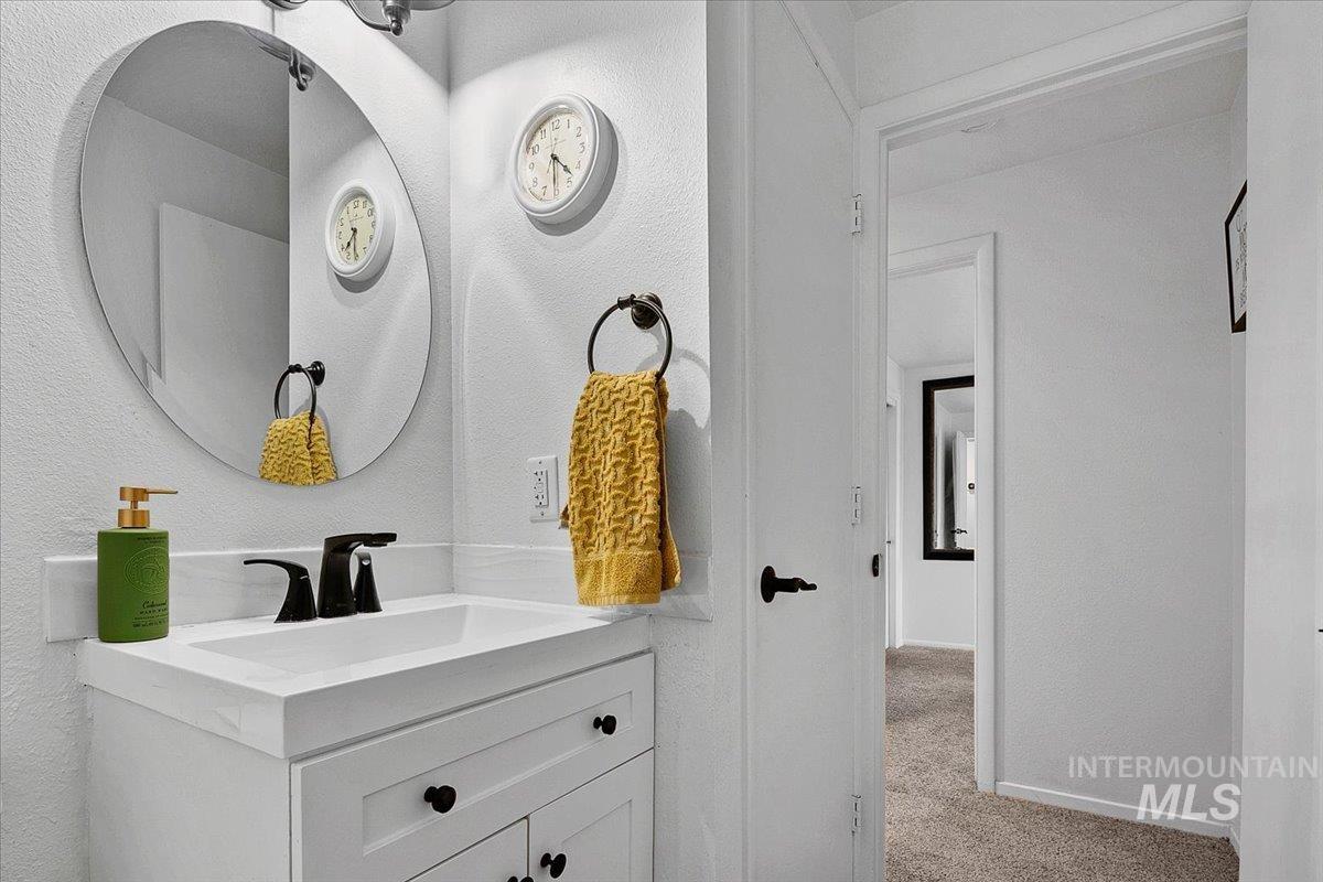 1184 Downing Dr, Eagle, Idaho 83616, 3 Bedrooms, 2.5 Bathrooms, Residential For Sale, Price $874,900,MLS 98977615