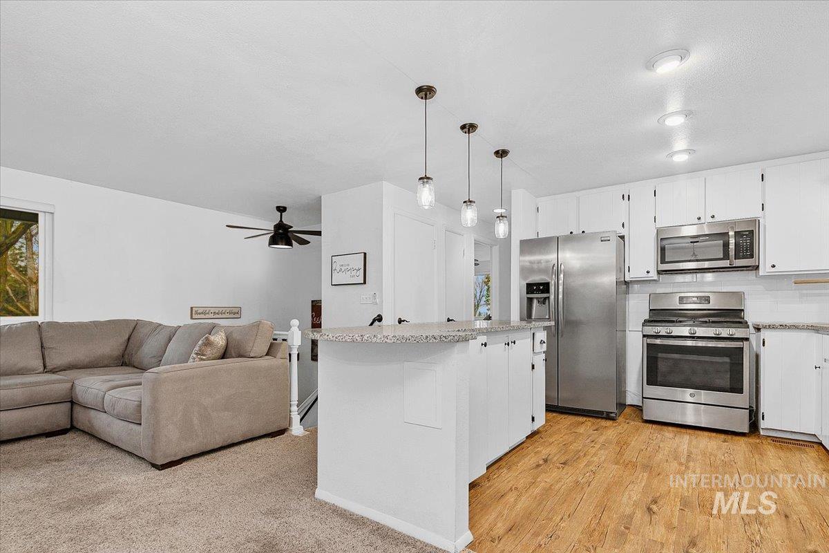 1184 Downing Dr, Eagle, Idaho 83616, 3 Bedrooms, 2.5 Bathrooms, Residential For Sale, Price $874,900,MLS 98977615