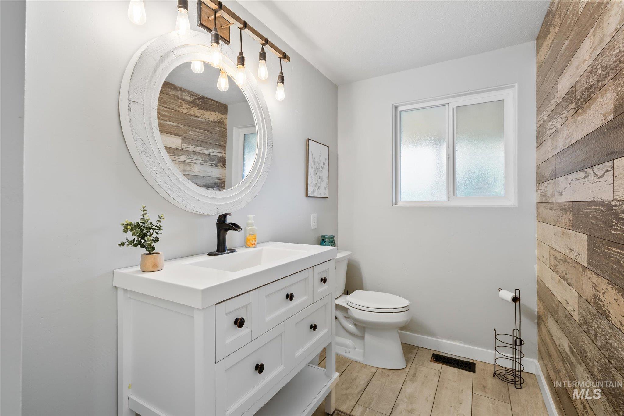 12170 Chinden Ridge, Boise, Idaho 83714, 5 Bedrooms, 3.5 Bathrooms, Residential For Sale, Price $1,100,000,MLS 98977623