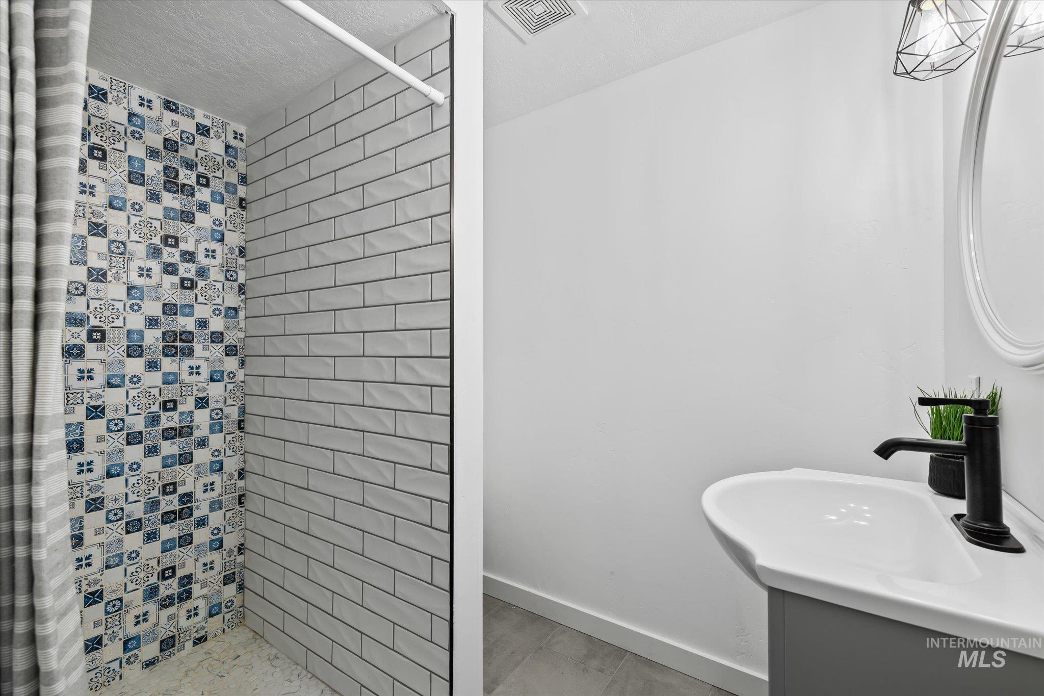 12170 Chinden Ridge, Boise, Idaho 83714, 5 Bedrooms, 3.5 Bathrooms, Residential For Sale, Price $1,100,000,MLS 98977623