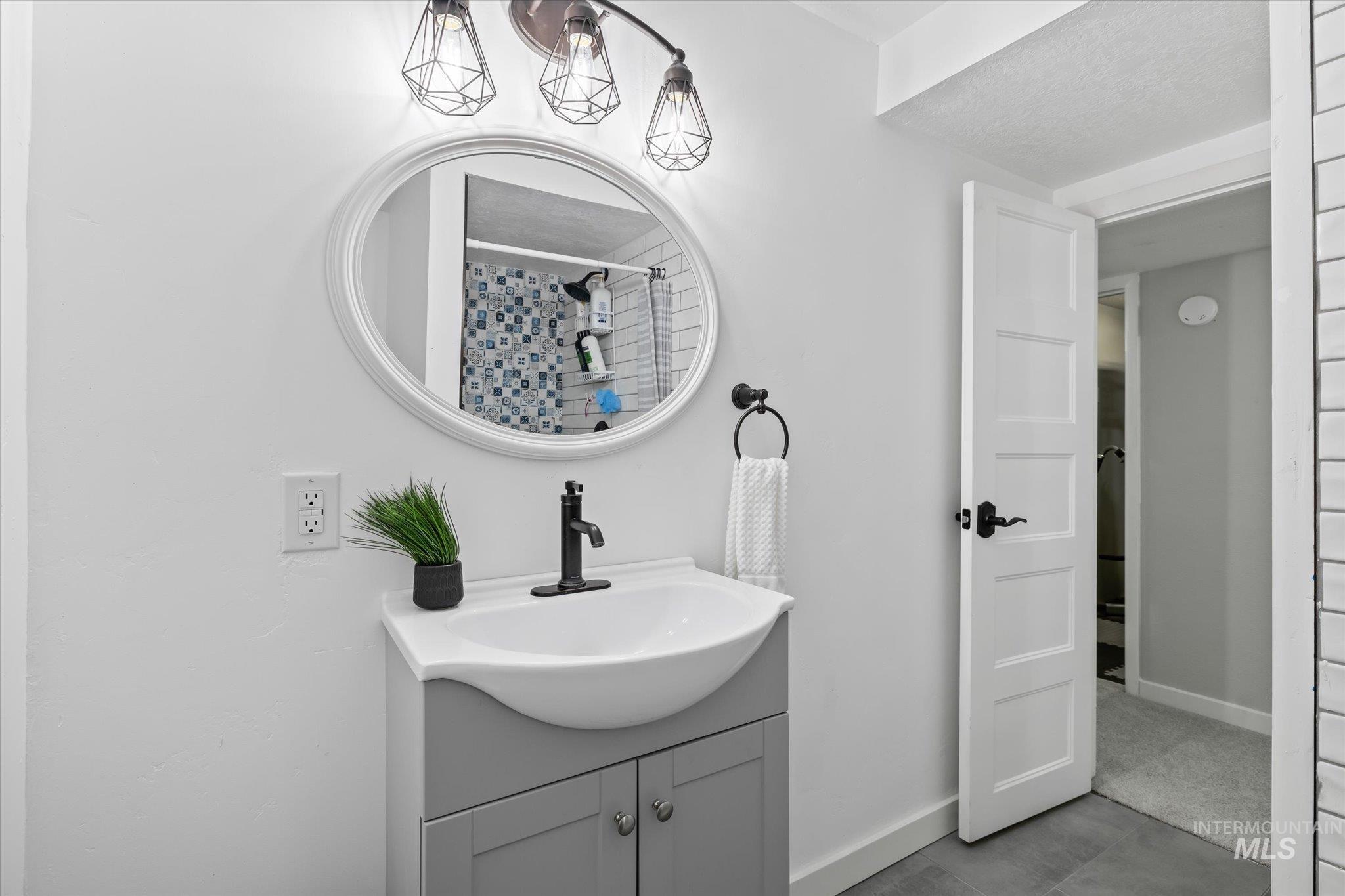 12170 Chinden Ridge, Boise, Idaho 83714, 5 Bedrooms, 3.5 Bathrooms, Residential For Sale, Price $1,100,000,MLS 98977623