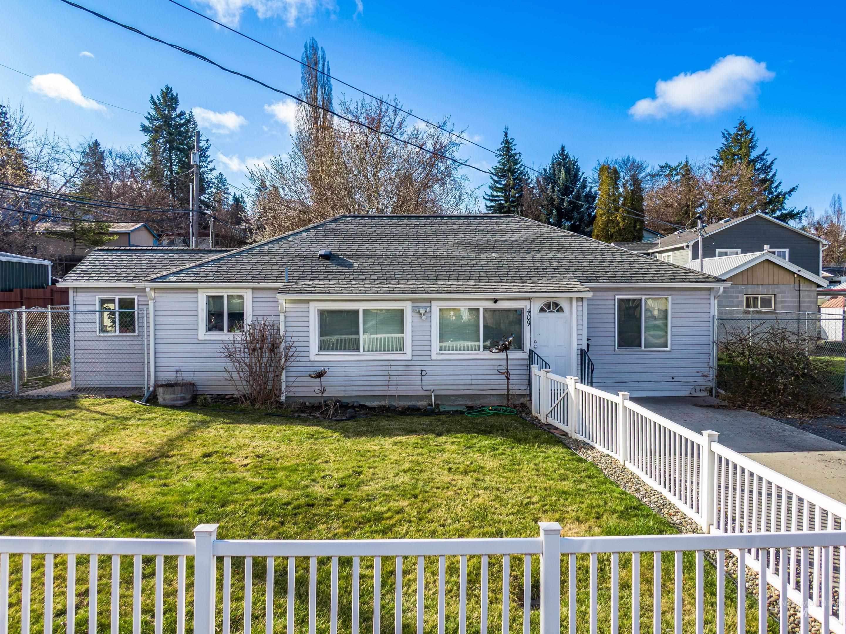 409 E E St, Moscow, Idaho 83843, 3 Bedrooms, 1 Bathroom, Residential For Sale, Price $339,000, 98977624