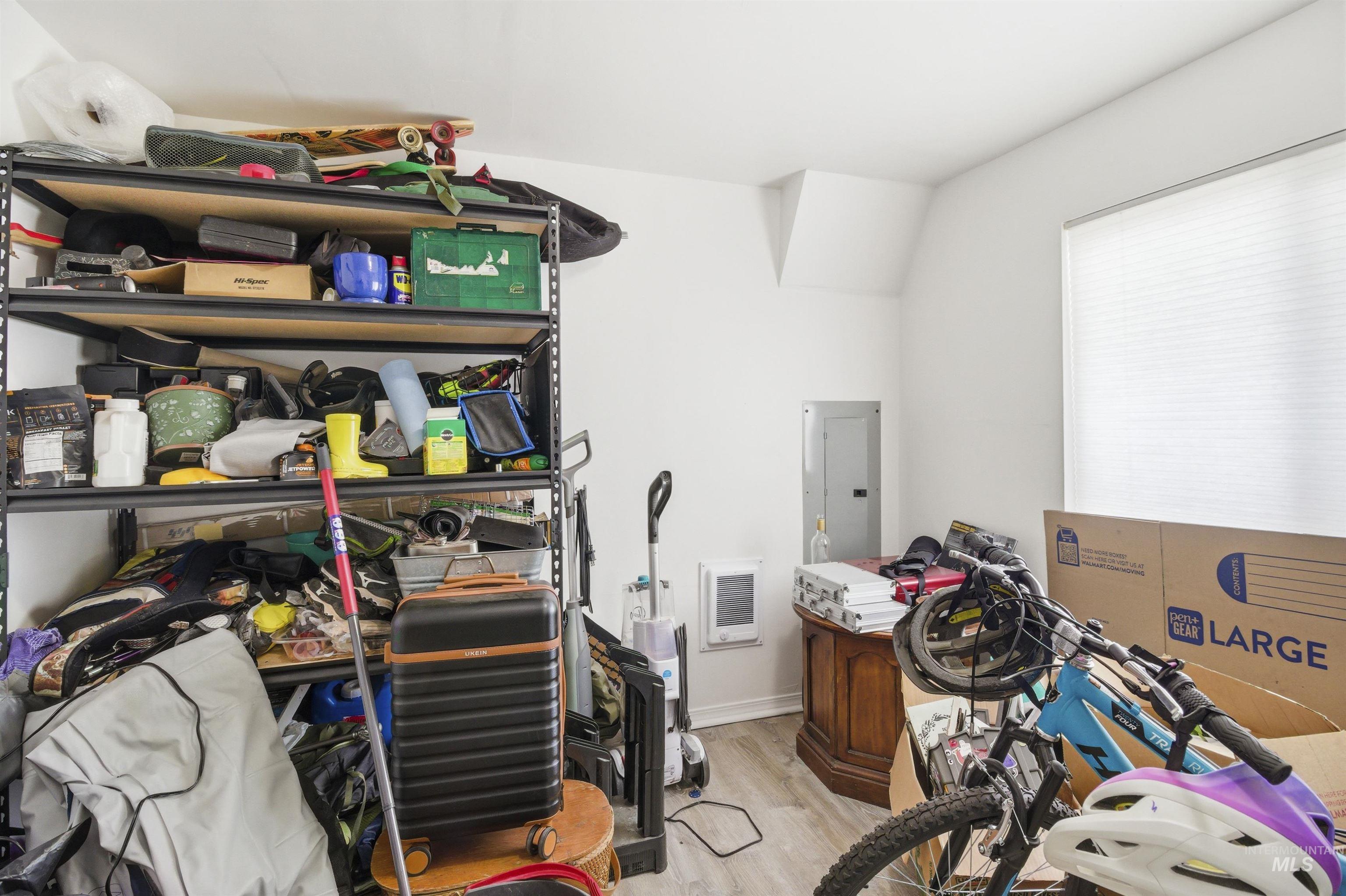 409 E E St, Moscow, Idaho 83843, 3 Bedrooms, 1 Bathroom, Residential For Sale, Price $339,000, 98977624