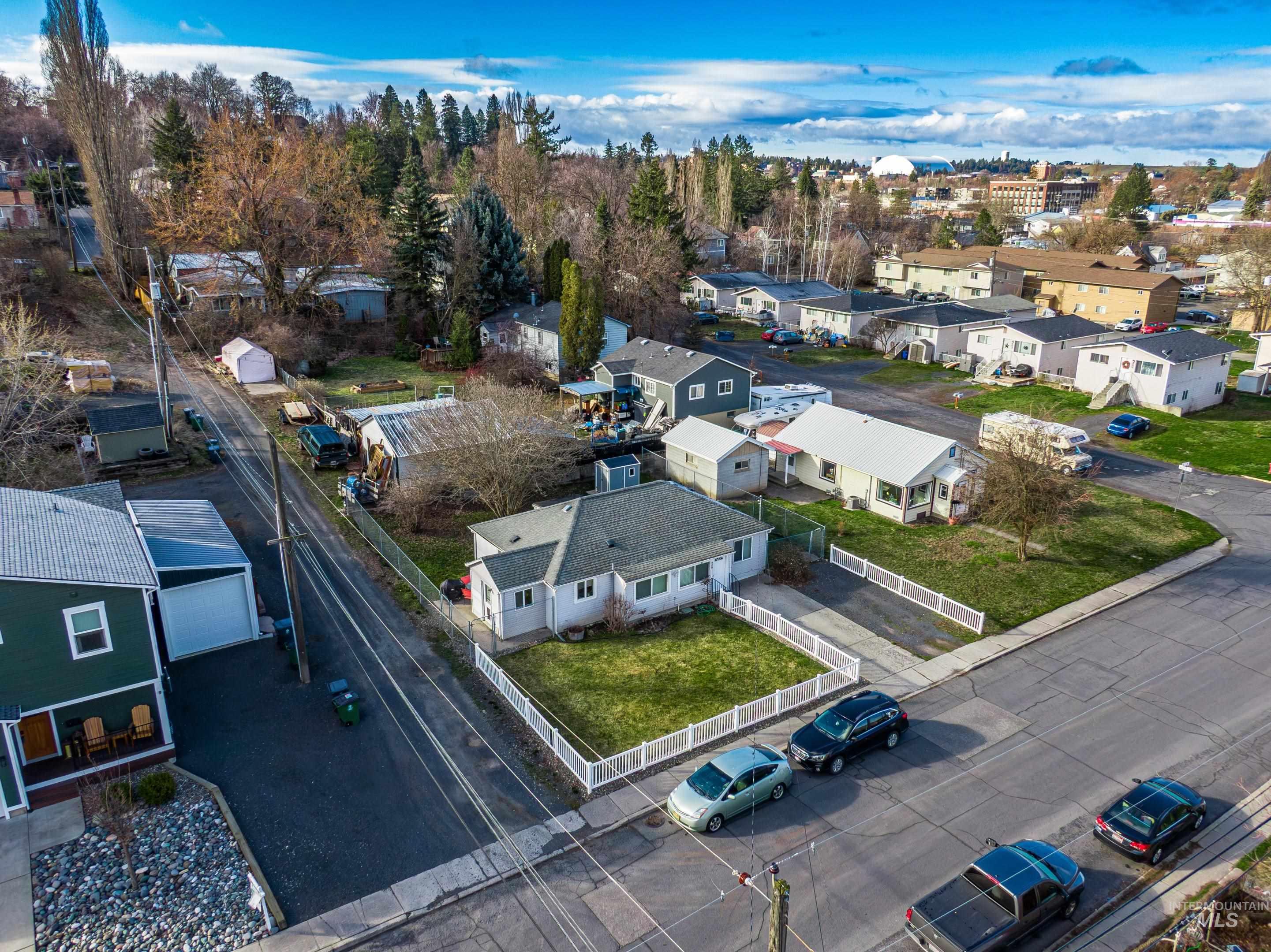 409 E E St, Moscow, Idaho 83843, 3 Bedrooms, 1 Bathroom, Residential For Sale, Price $339,000, 98977624