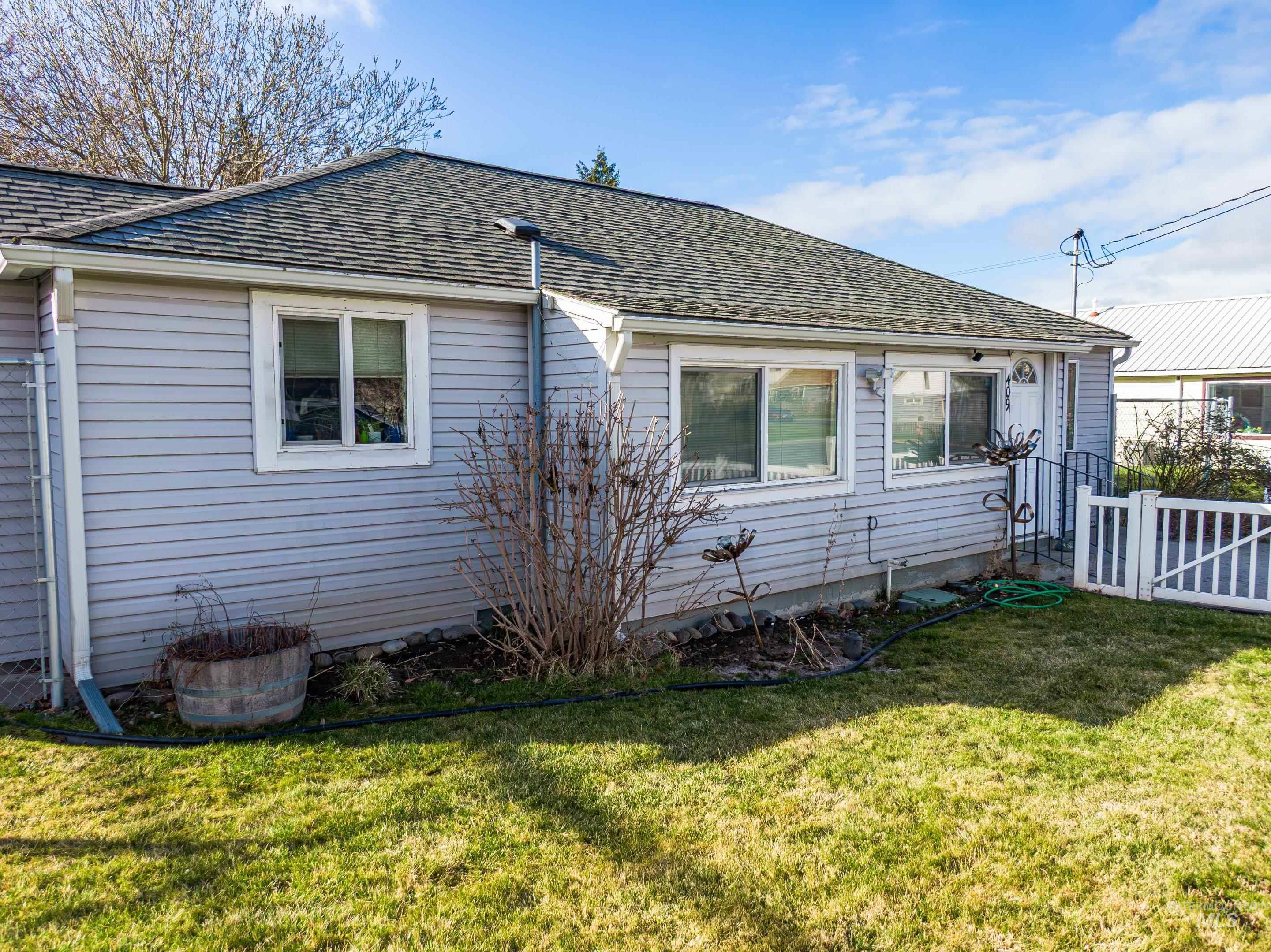 409 E E St, Moscow, Idaho 83843, 3 Bedrooms, 1 Bathroom, Residential For Sale, Price $339,000, 98977624