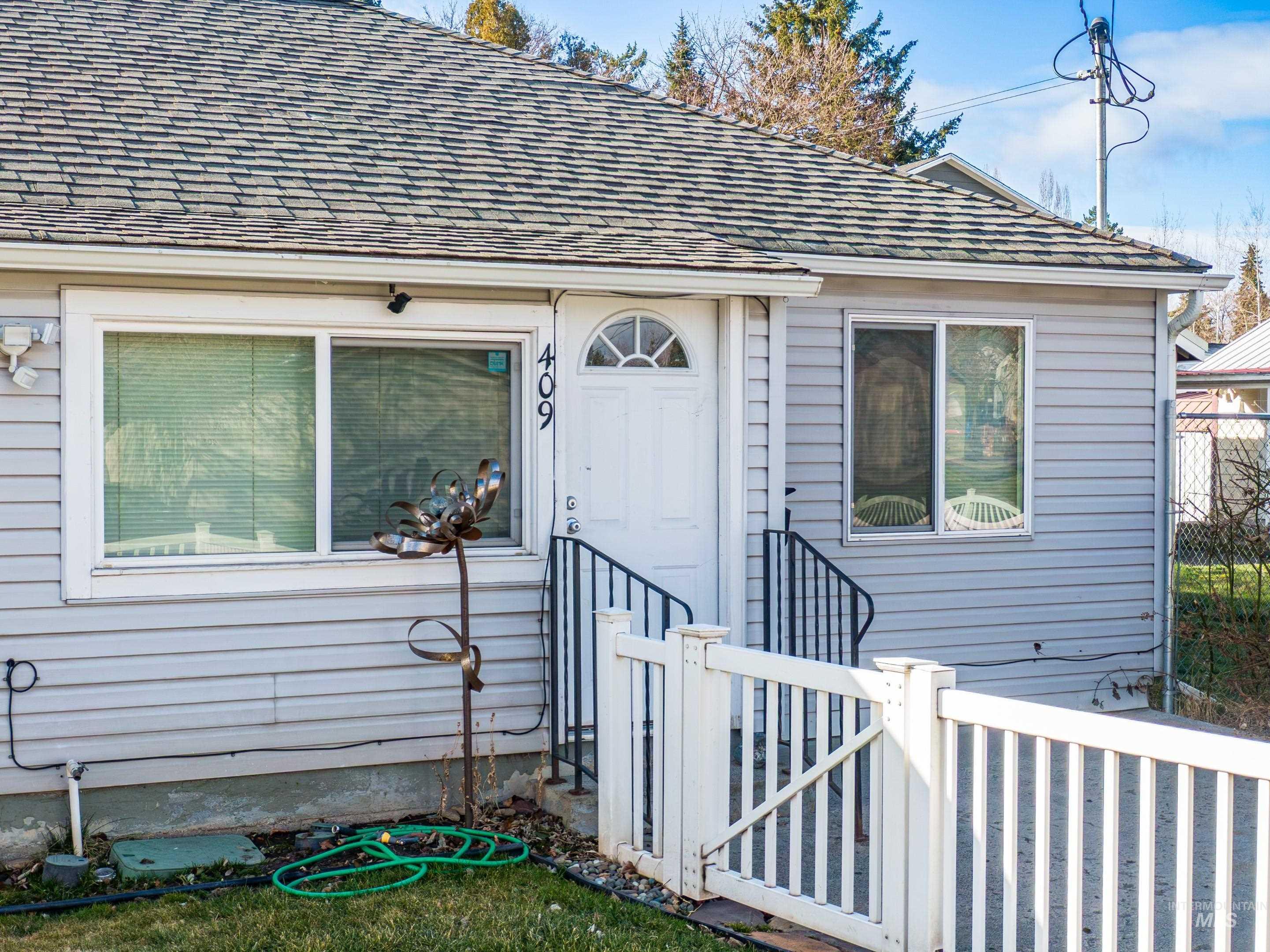 409 E E St, Moscow, Idaho 83843, 3 Bedrooms, 1 Bathroom, Residential For Sale, Price $339,000, 98977624