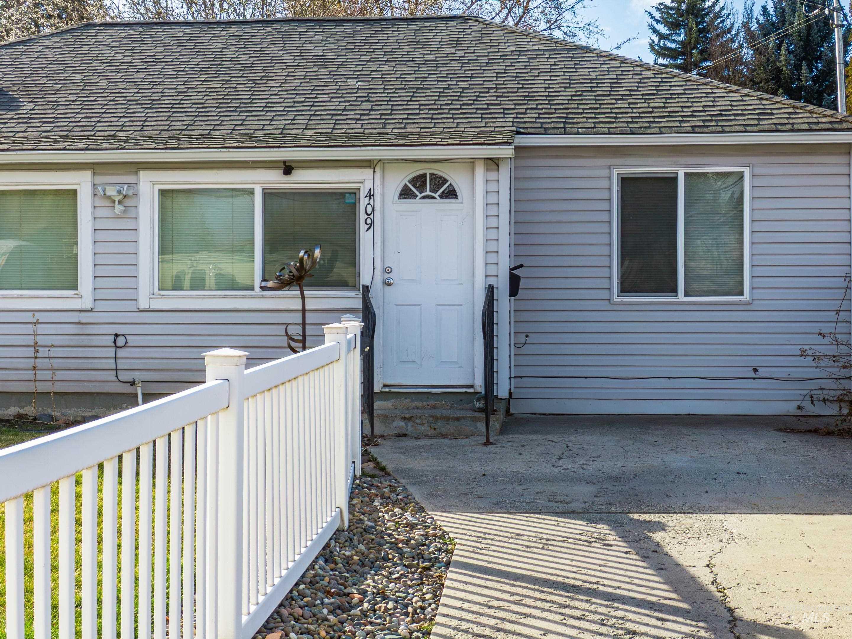 409 E E St, Moscow, Idaho 83843, 3 Bedrooms, 1 Bathroom, Residential For Sale, Price $339,000, 98977624