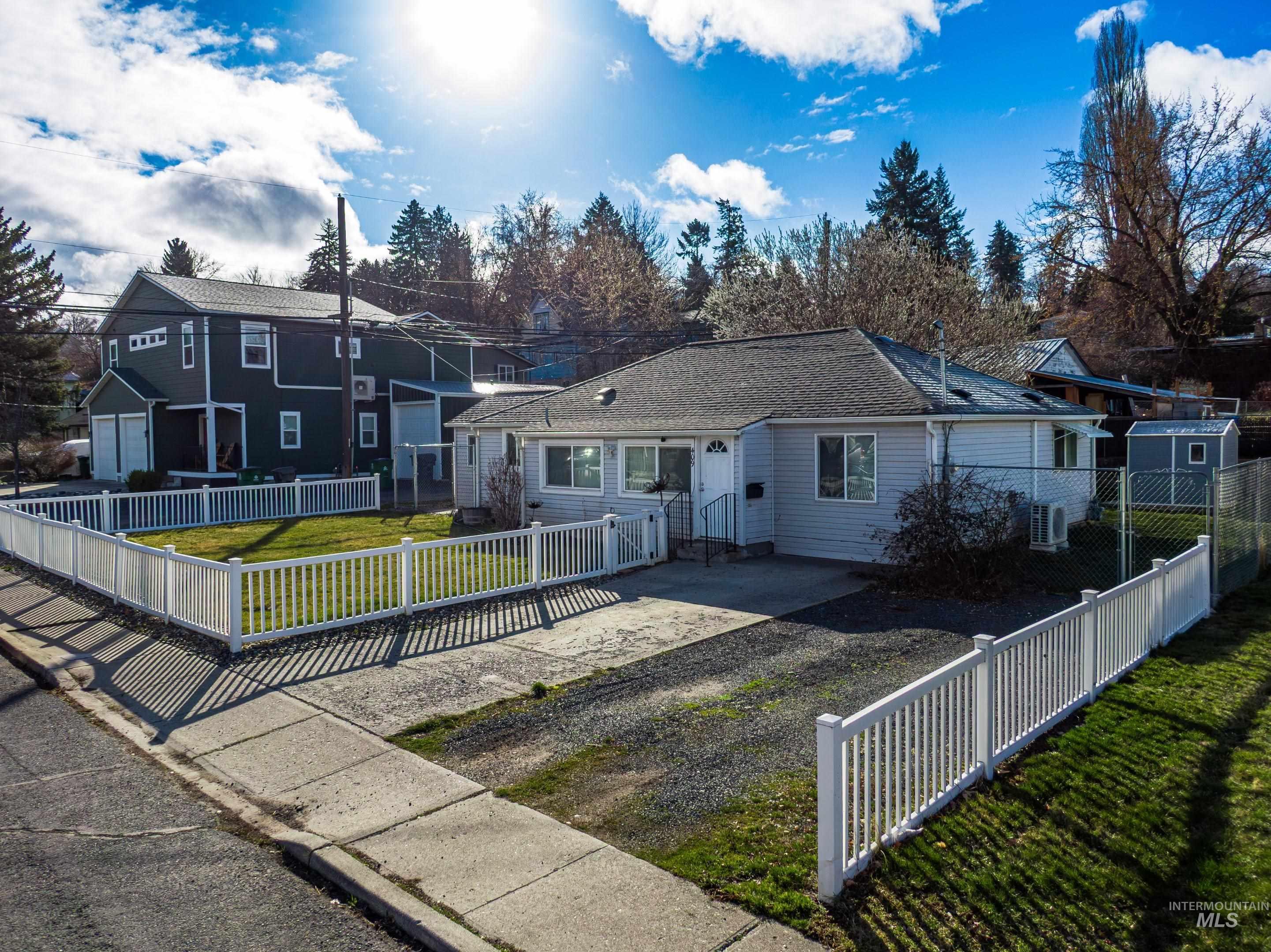 409 E E St, Moscow, Idaho 83843, 3 Bedrooms, 1 Bathroom, Residential For Sale, Price $339,000, 98977624