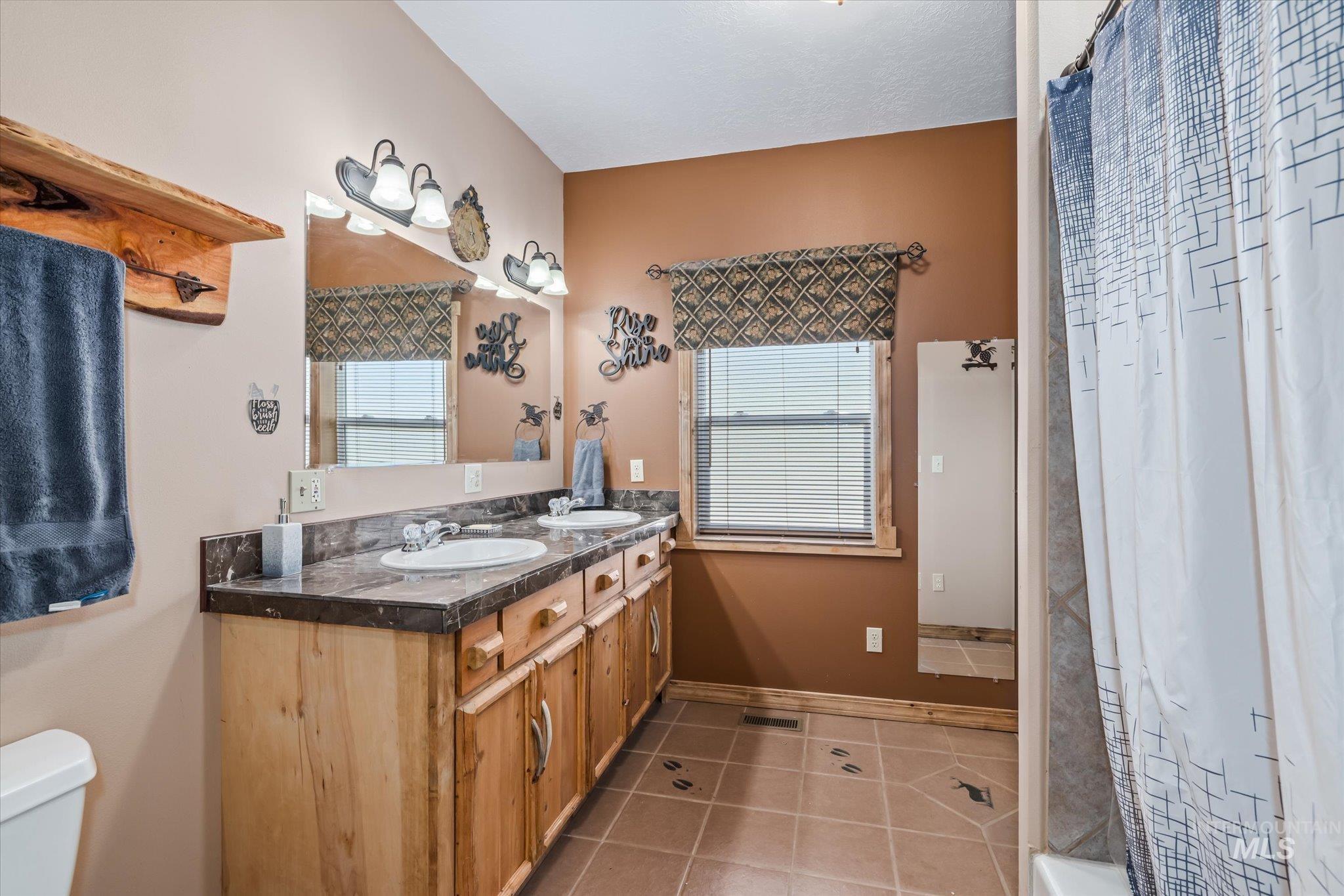 1126 Banks Lowman, Garden Valley, Idaho 83622, 3 Bedrooms, 3 Bathrooms, Residential For Sale, Price $725,000,MLS 98977625