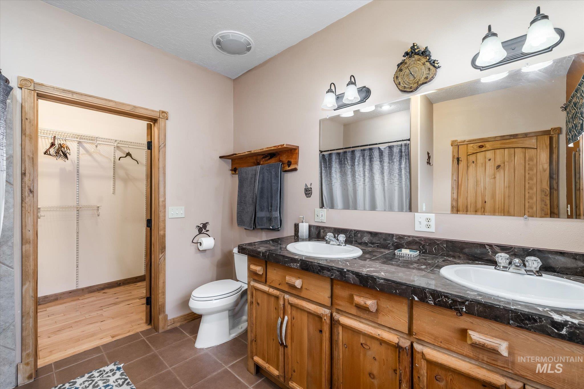 1126 Banks Lowman, Garden Valley, Idaho 83622, 3 Bedrooms, 3 Bathrooms, Residential For Sale, Price $725,000,MLS 98977625