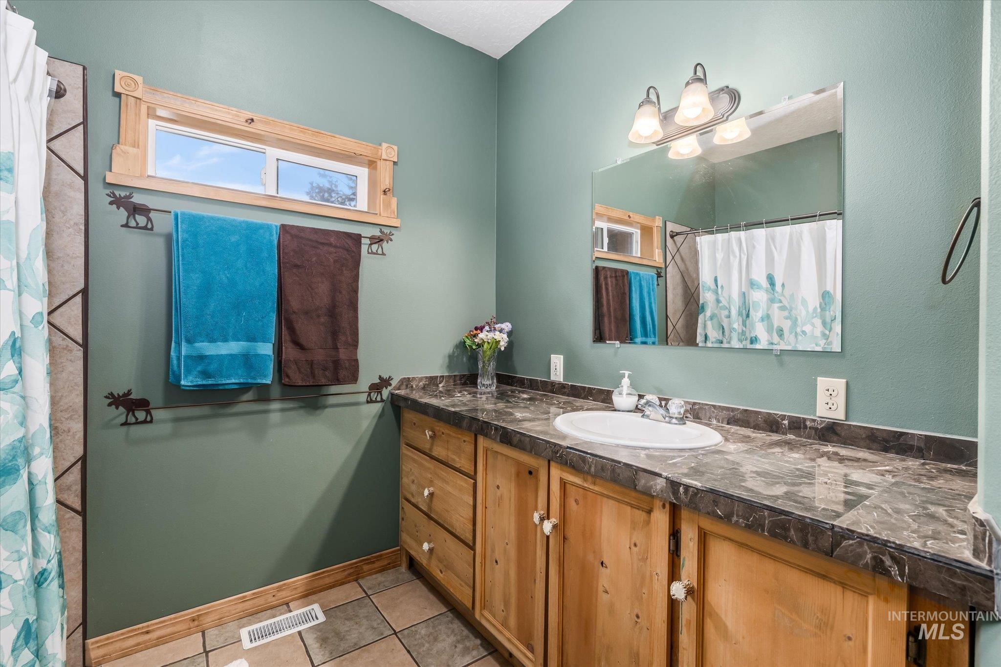 1126 Banks Lowman, Garden Valley, Idaho 83622, 3 Bedrooms, 3 Bathrooms, Residential For Sale, Price $725,000,MLS 98977625