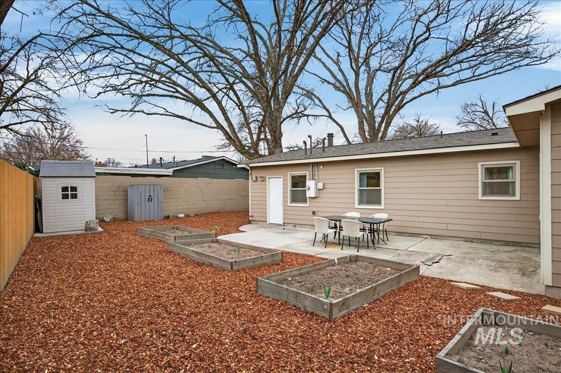 506 N Hillview Drive, Boise, Idaho 83712-8117, 3 Bedrooms, 1 Bathroom, Residential For Sale, Price $579,000,MLS 98977626