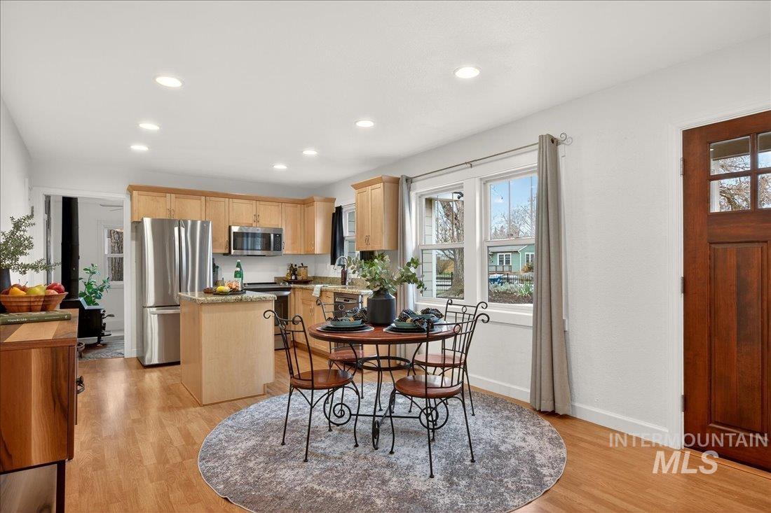 506 N Hillview Drive, Boise, Idaho 83712-8117, 3 Bedrooms, 1 Bathroom, Residential For Sale, Price $579,000,MLS 98977626