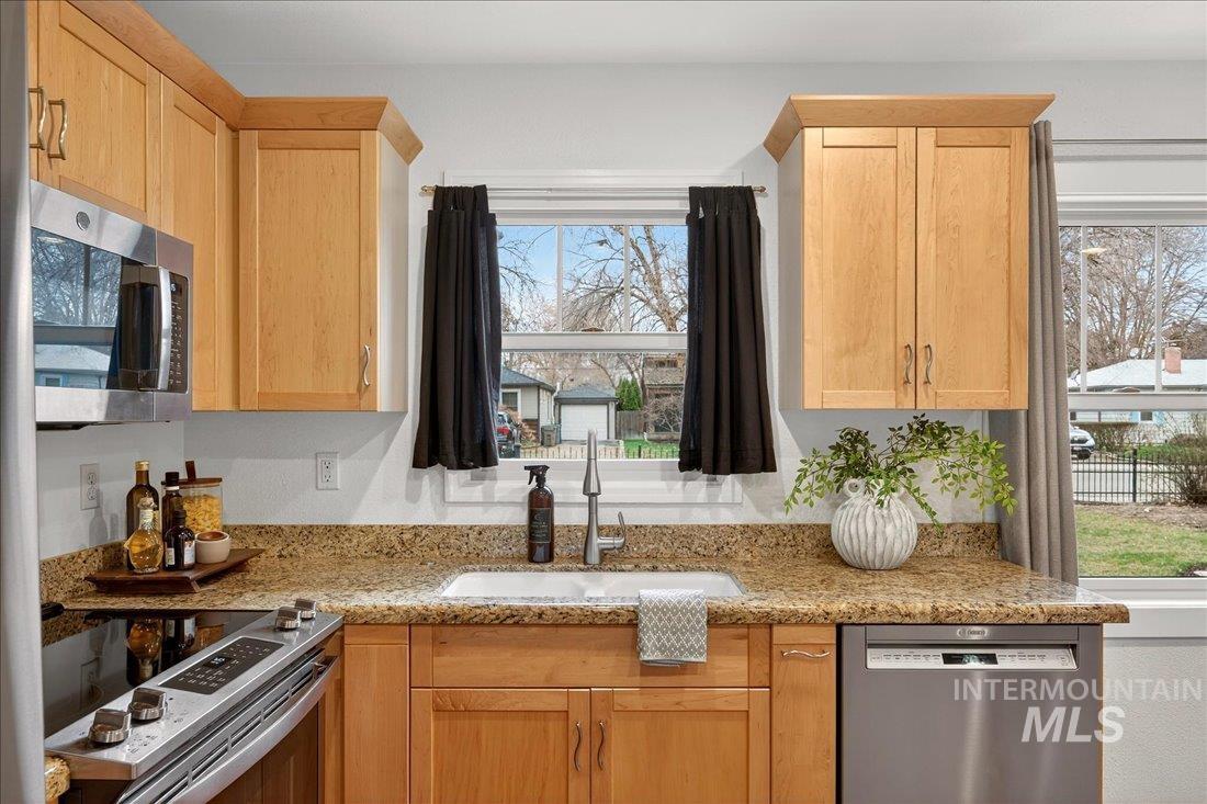 506 N Hillview Drive, Boise, Idaho 83712-8117, 3 Bedrooms, 1 Bathroom, Residential For Sale, Price $579,000,MLS 98977626