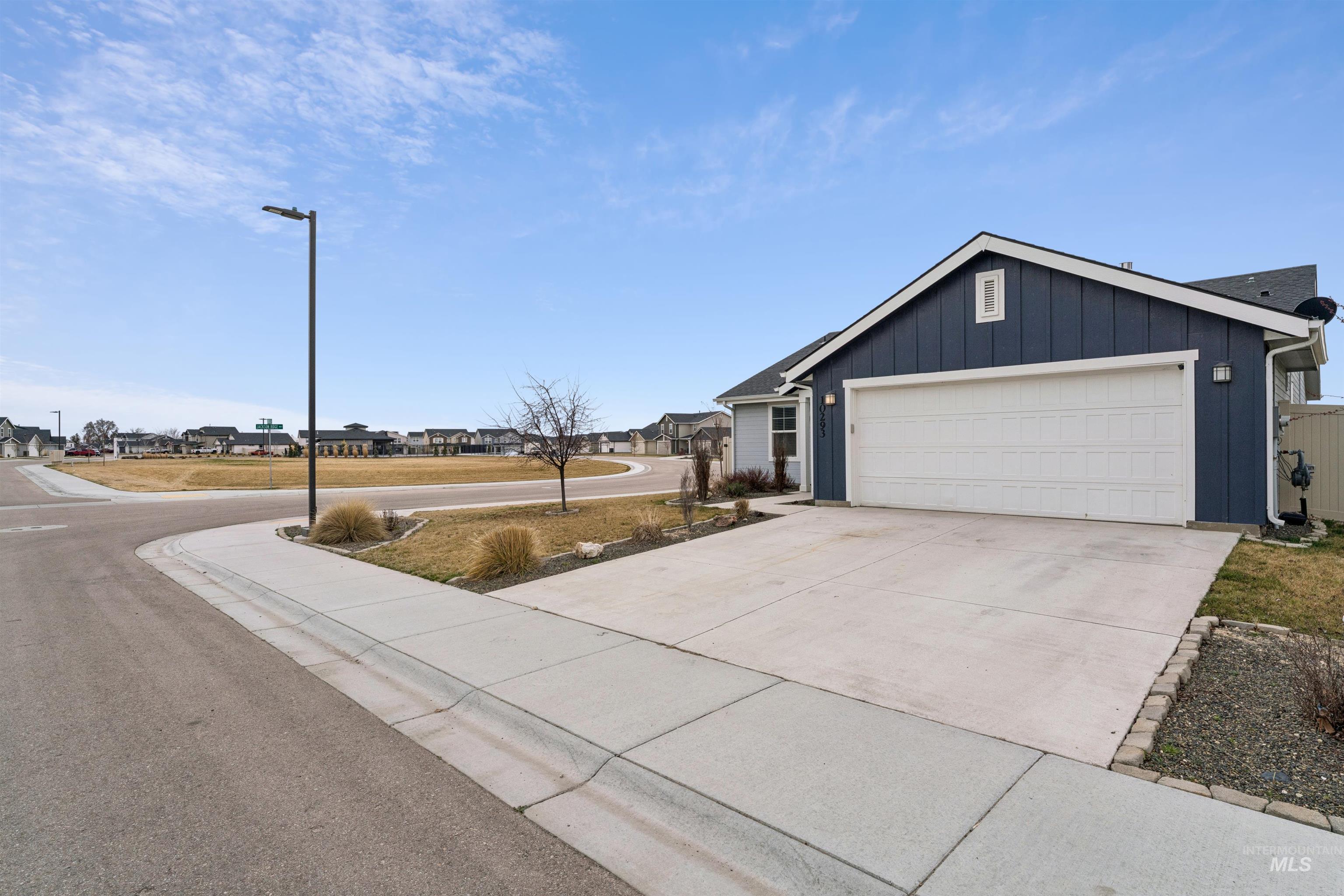 10293 Longtail Dr., Nampa, Idaho 83687, 3 Bedrooms, 2 Bathrooms, Residential For Sale, Price $399,000,MLS 98977628
